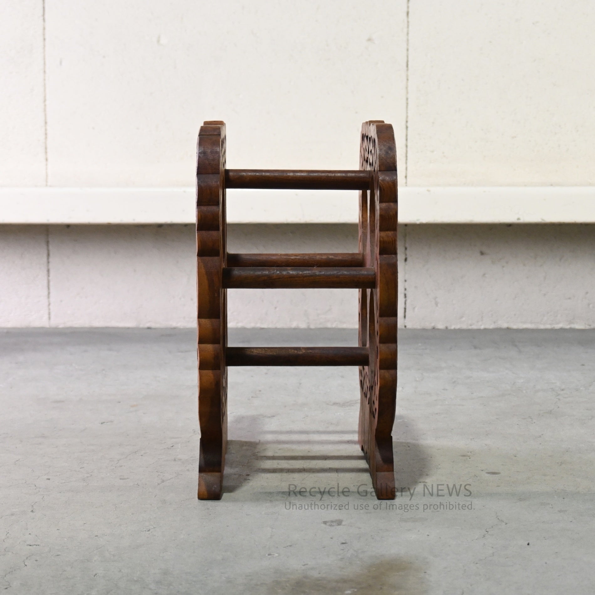 Indian Hand-Carved Wooden Wine Rack Dark Brown Oriental Boho / インド製 ハンドメイド 透かし彫り ワインラック 木製 ダークブラウン 収納ラック オリエンタル アジアンリゾート