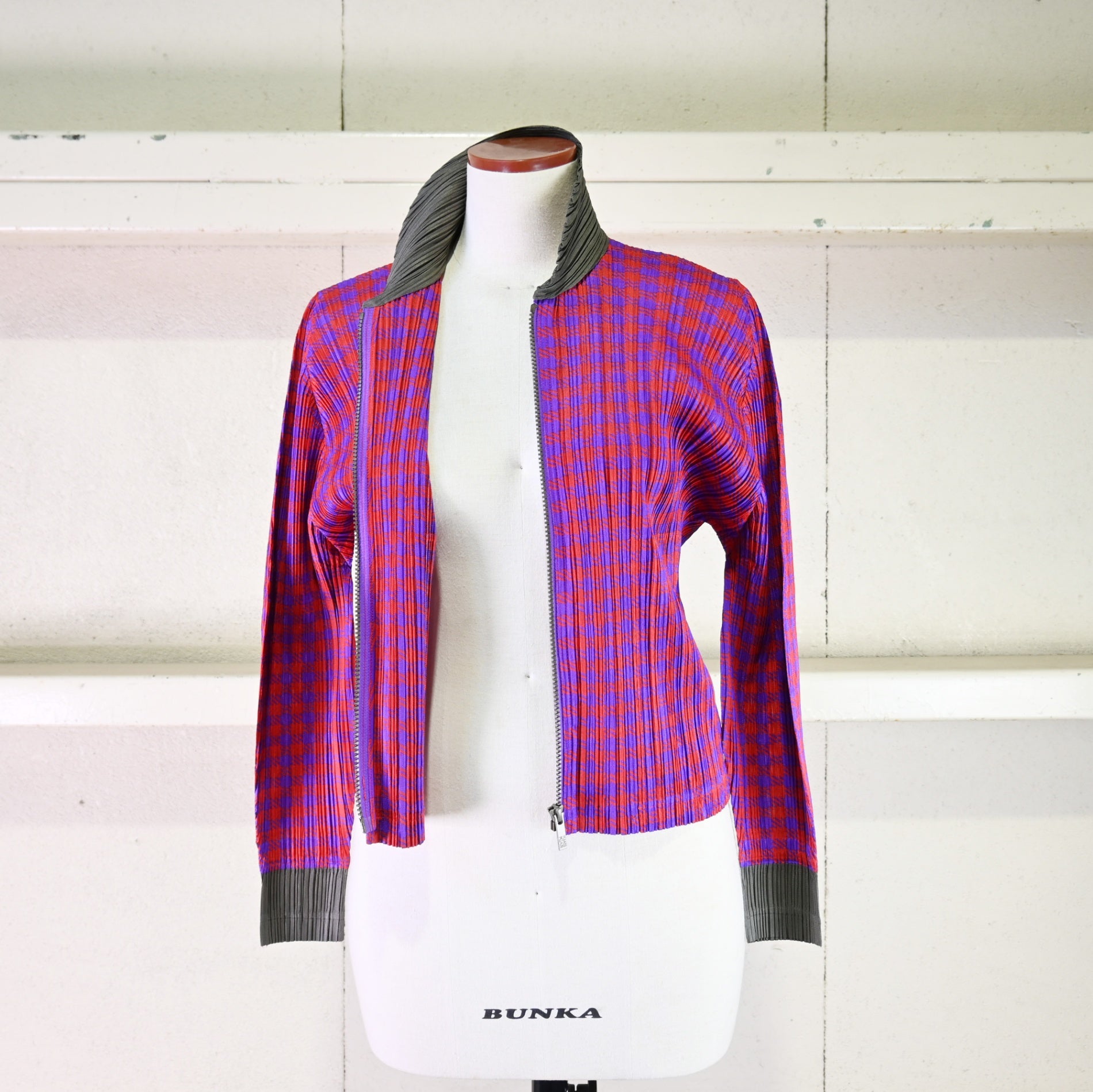 PLEATS PLEASE ISSEY MIYAKE 2014AW / イッセイミヤケ プリーツプリーズ 赤系千鳥格子プリントポリ ジップブルゾン 3