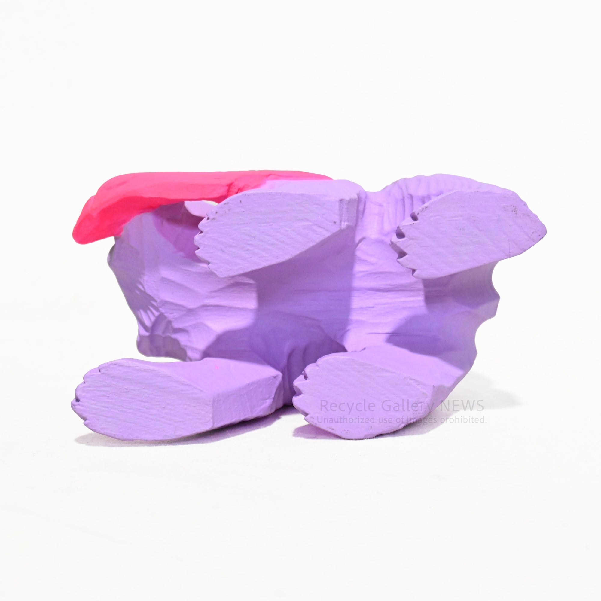 Repainted wooden carved bear Creamy purple Colorful objet Japanese
