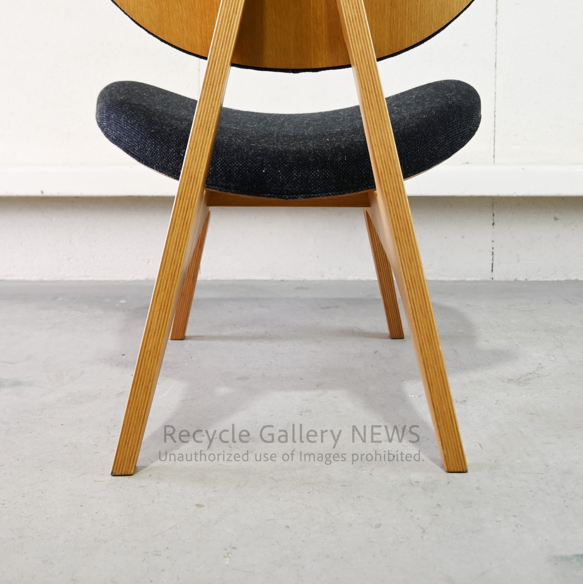 Tendo Mokko Wooden Low Chair by Daisaku Choh  Junzo Sakakura Japanese Modern / 天童木工 中座椅子 木製 長大作 坂倉準三 ジャパニーズモダン