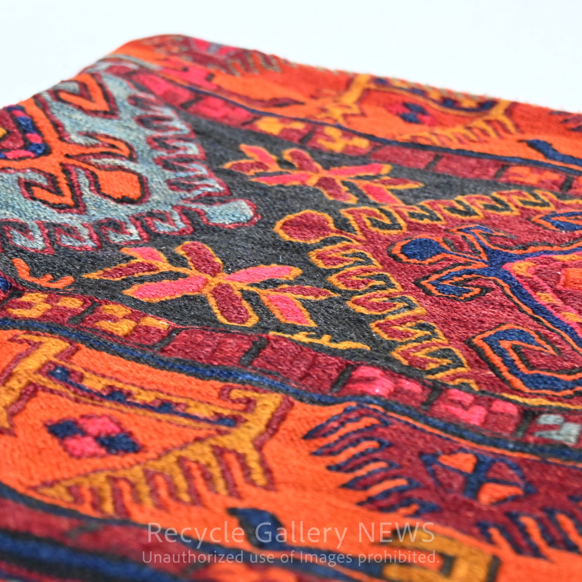Old Kilim Cushion Cover [C] Bright Orange Middle east / オールドキリム クッションカバー 中東 伝統織 赤系 3種類 （C 蛍光オレンジ）