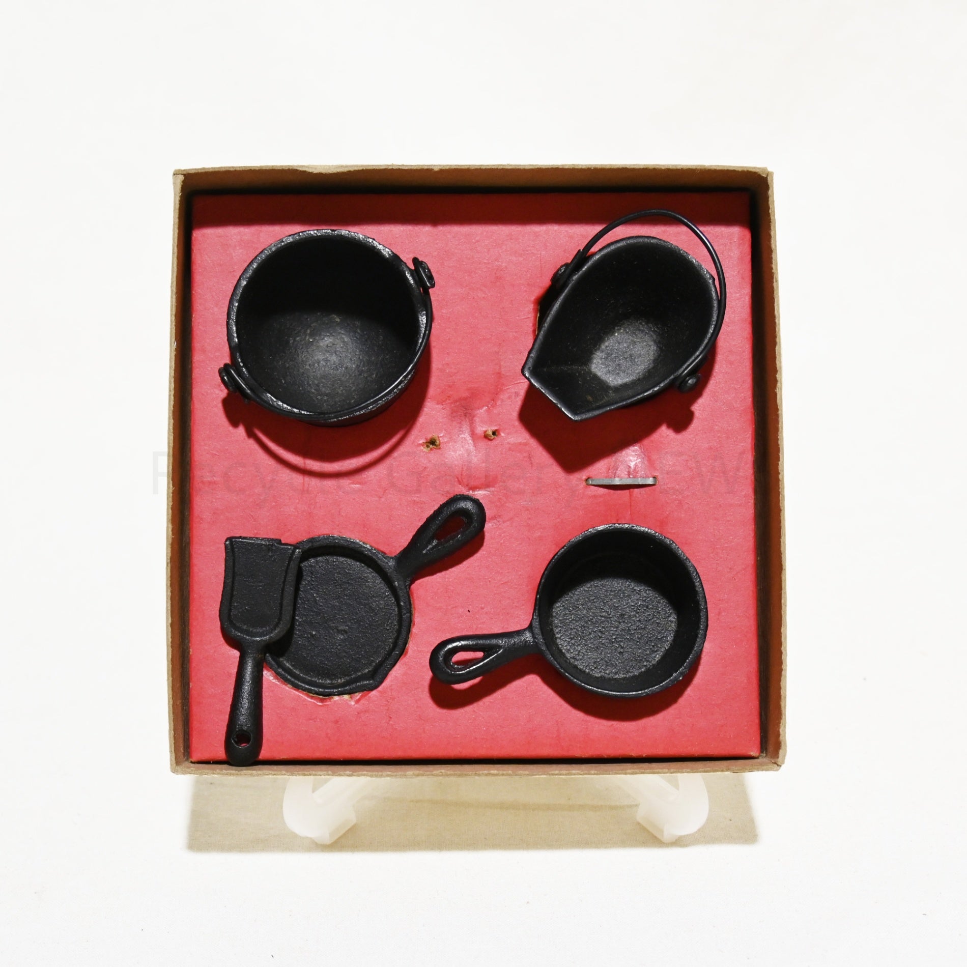 GREY IRON CASTING POTS AND PANS Miniature Iron Pot Set American Vintage Dollhouse / 鉄製 ミニチュア  鍋4点＋ヘラ１点セット アメリカンヴィンテージ ぬい活グッズドールハウス