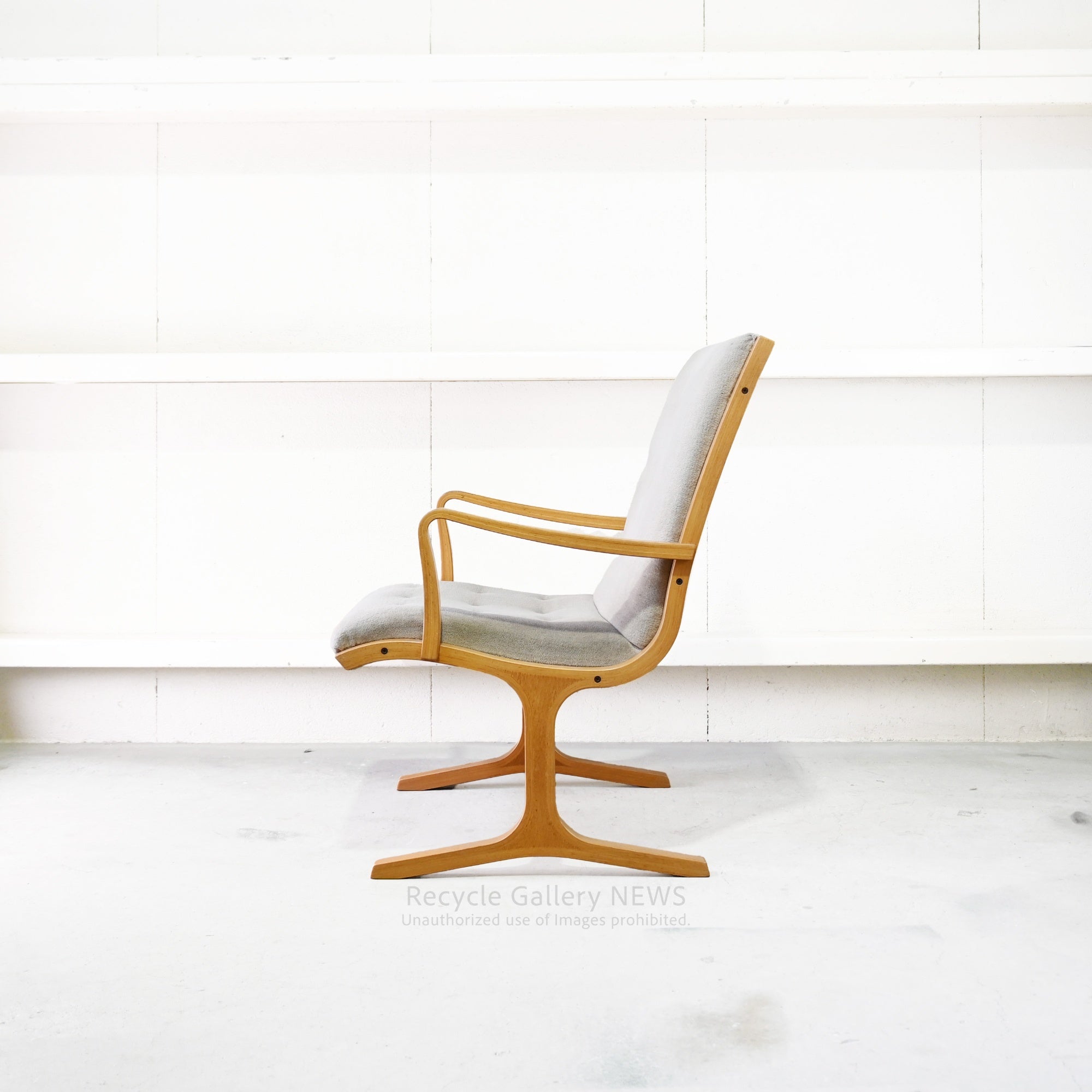 Discontinued Tendo Mokko "Heron" Low Back Chair by Mitsumasa Sugasawa Japanese Modern Masterpiece / 天童木工 ヘロン ローバックチェア 廃盤 日本 モダンデザイン 菅澤光政 傑作