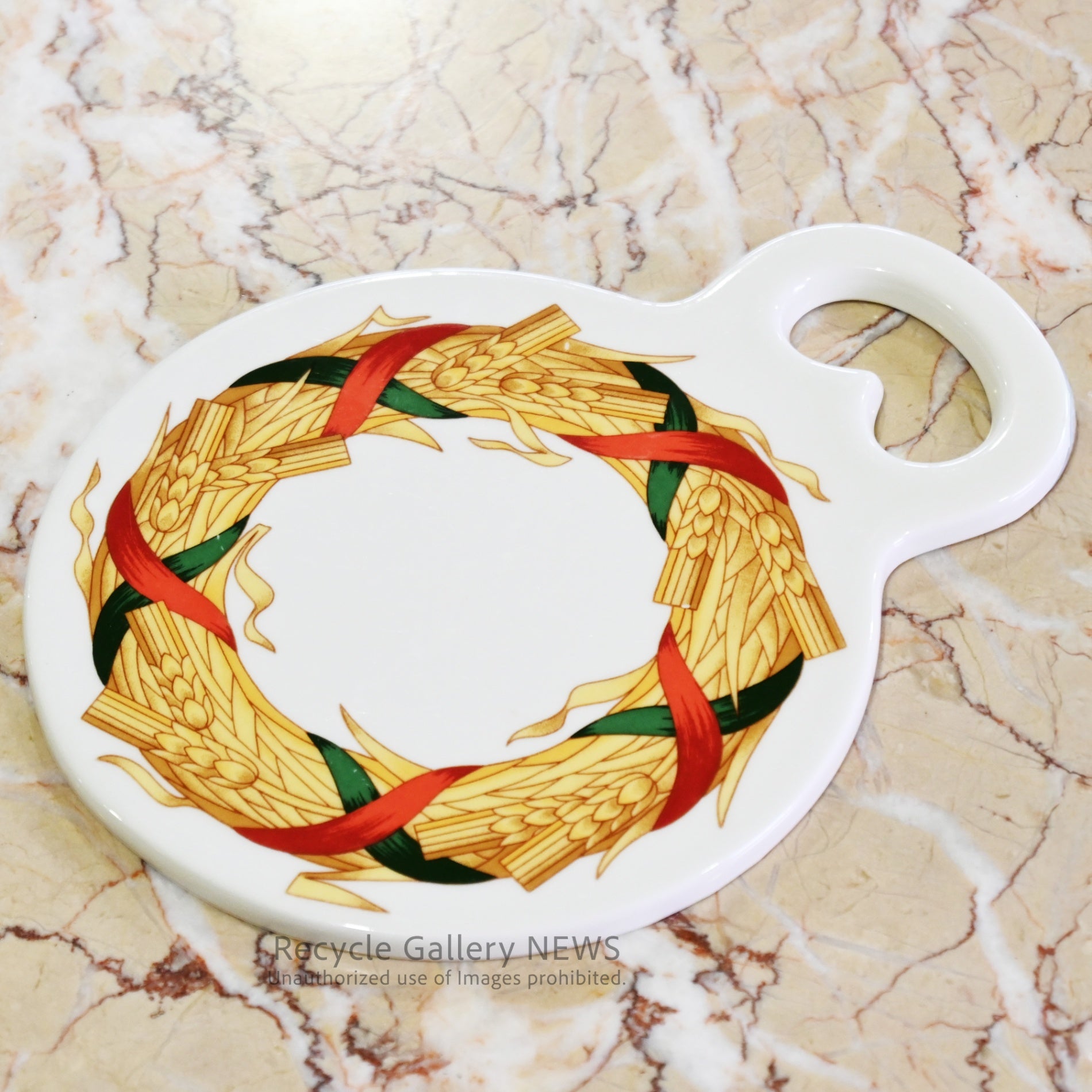 ARABIA Cutting Board with Wheat Wreath Motif Scandinavian Style Finland Rare / アラビア 麦の穂リース まな板 北欧 フィンランド 希少