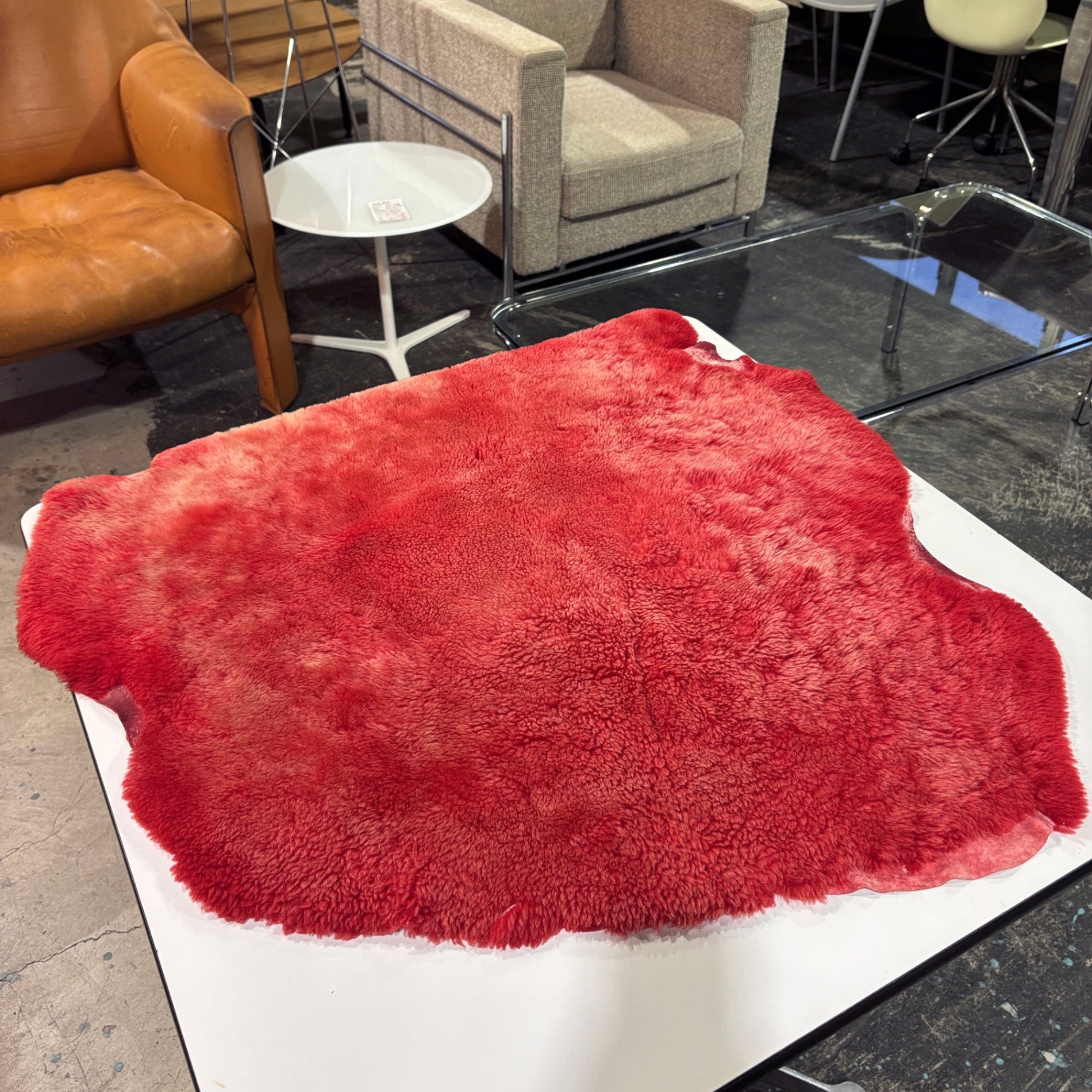 Red sheepskin rug / ムートンラグ 赤 羊 絨毯