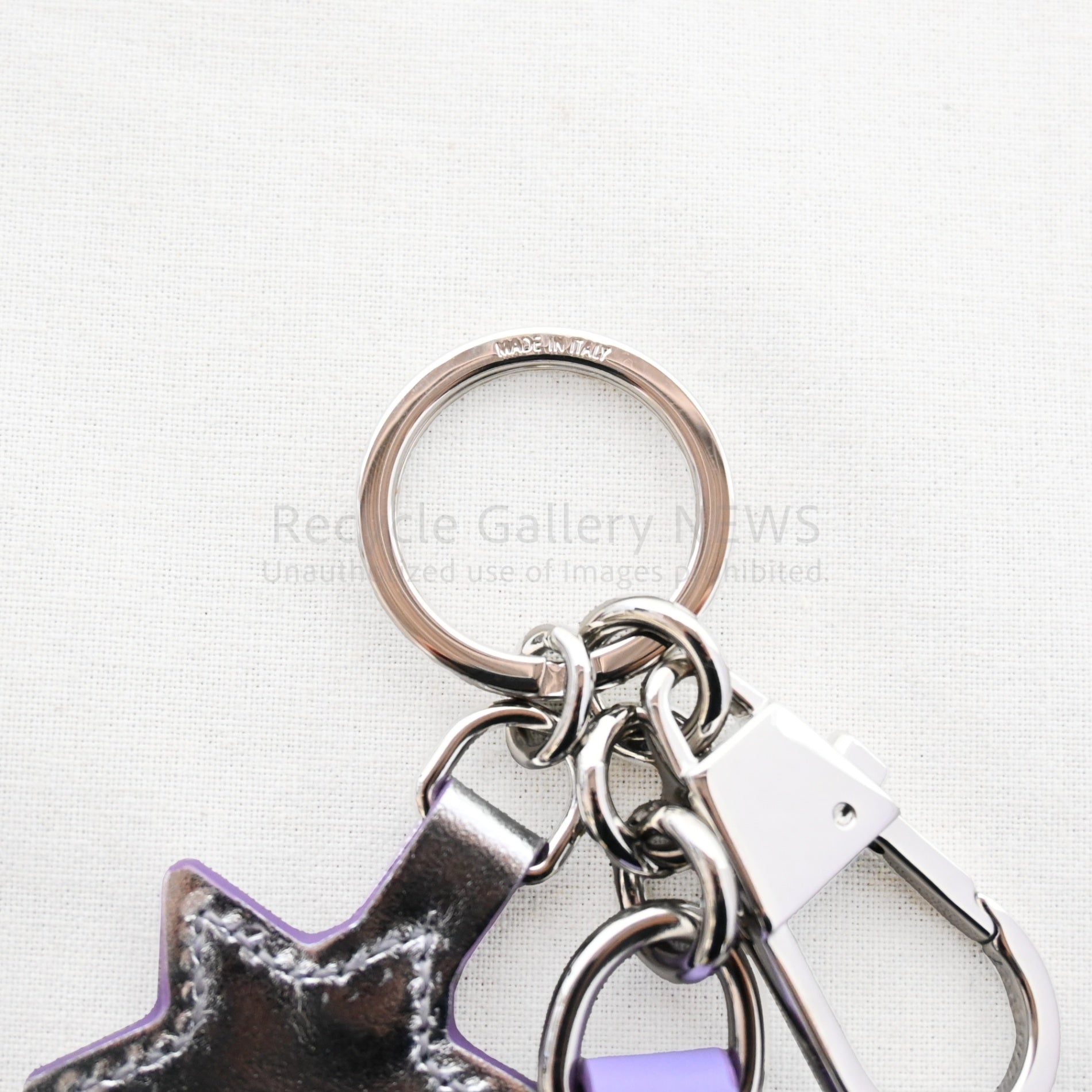 GUCCI 星型メタルキーホルダー 2021年製 GUCCI Yuko Higuchi Keychain Cat (Bo) Lilac Limited to Japan Unused