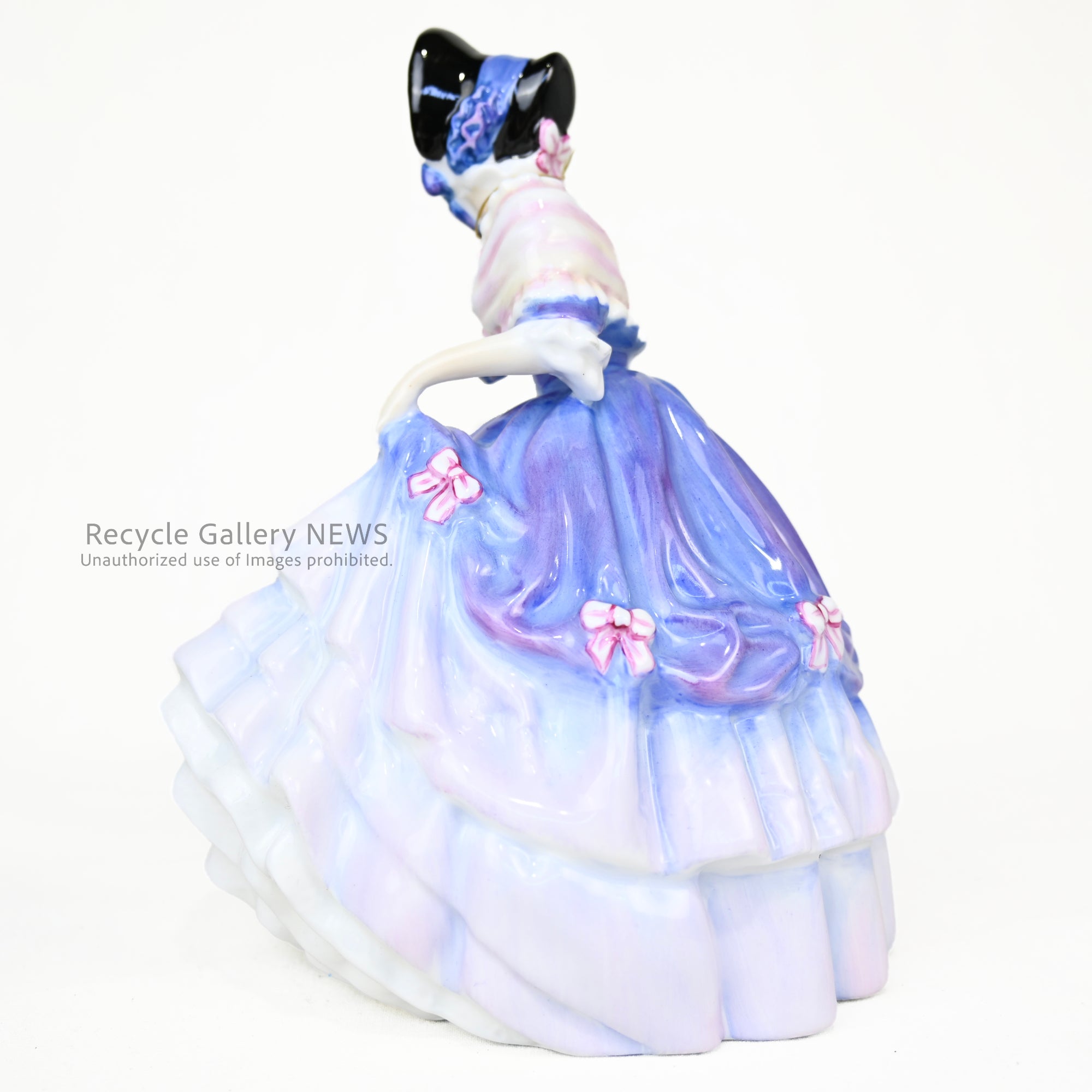 Royal Doulton Figurine Alice England ceramic / ロイヤルドルトン フィギュリン アリス イギリス 陶磁器