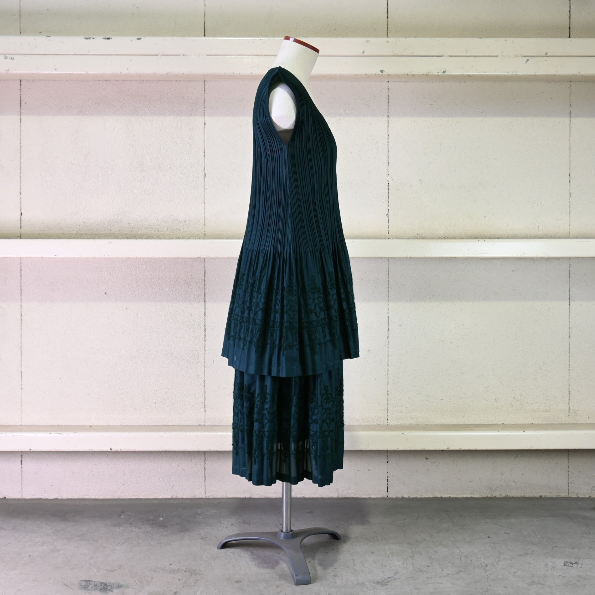 PLEATS PLEASE ISSEY MIYAKE 2013AW SET / イッセイミヤケ プリーツプリーズ モヘア混刺繍 緑無地ポリ セットアップ ワンピース風 3