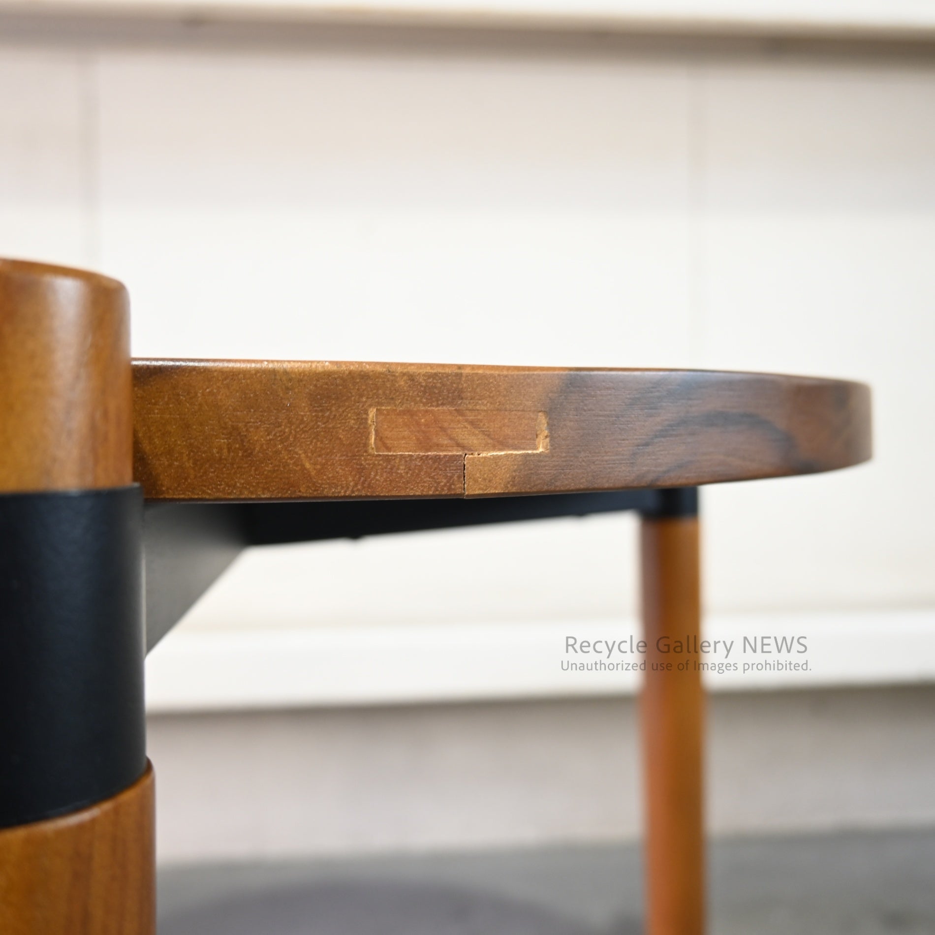 AZUMAYA Round Monkey Pod Side Table　Solid Wood Brown Grain pattern / AZUMAYA モンキーポッド ラウンドサイドテーブル 無垢材 茶色 木目