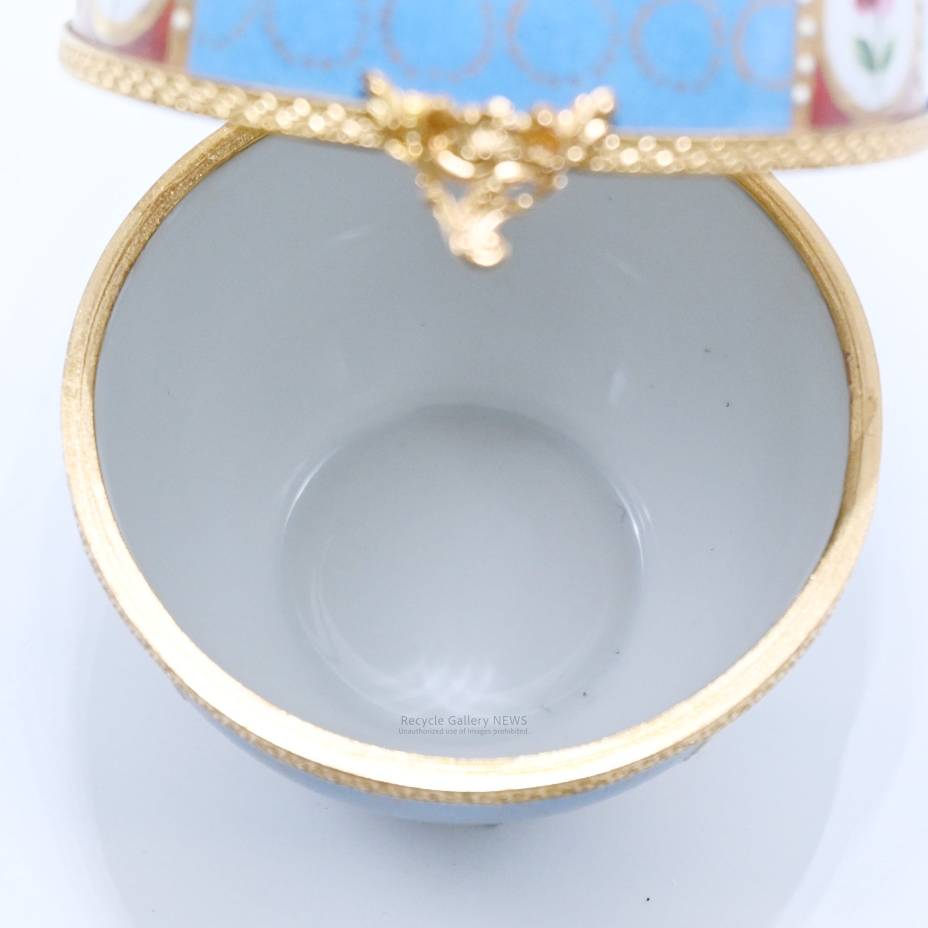 France Limoges Egg-shaped trinket box High-quality Porcelain Brass / フランス リモージュ 卵型小物入 高級陶磁器 真鍮