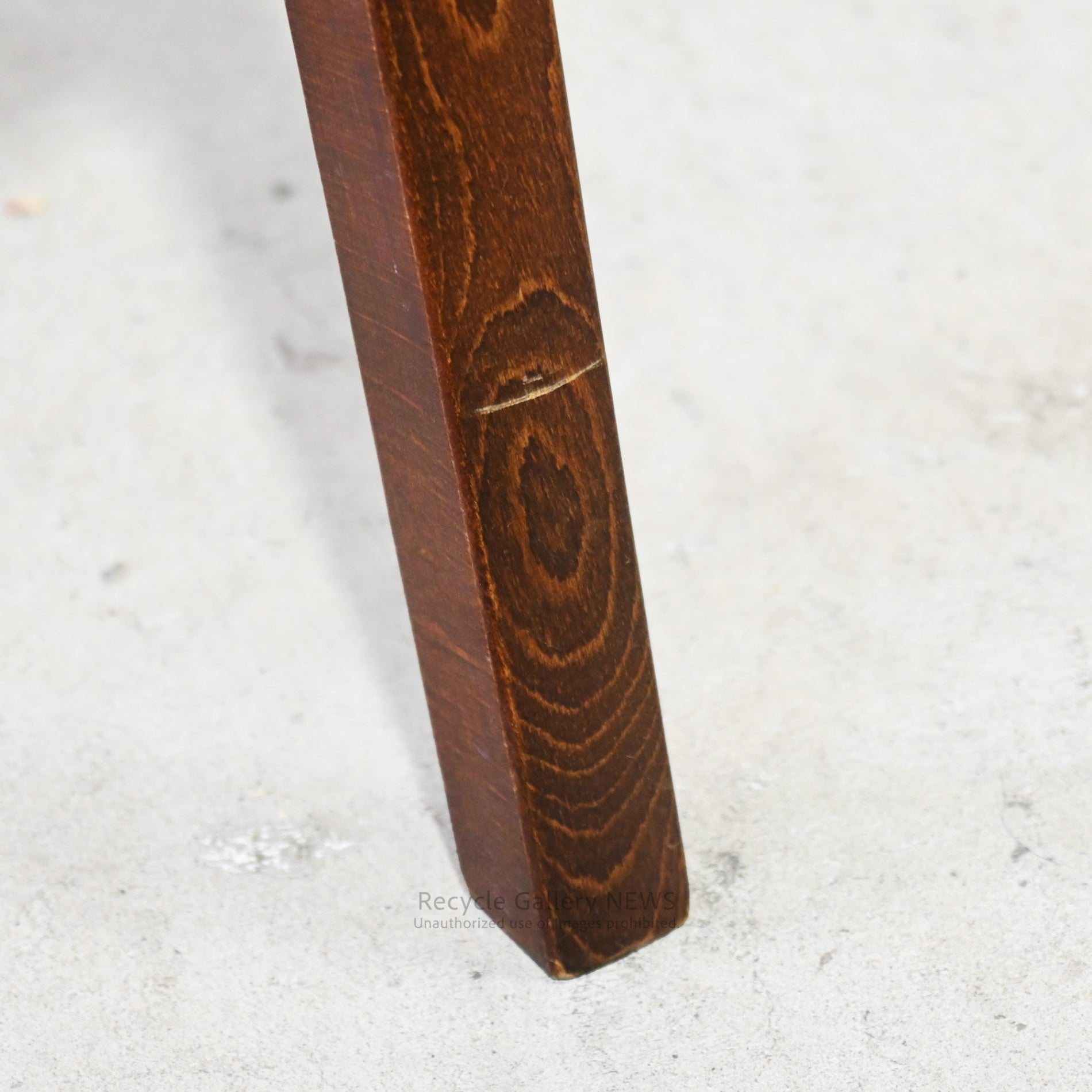 Bentwood "Kenmochi Stool" by Isamu Kenmochi for Akita Mokko Japanese Modern / 秋田木工 剣持スツール 日本 曲木 ジャパニーズモダン 剣持勇