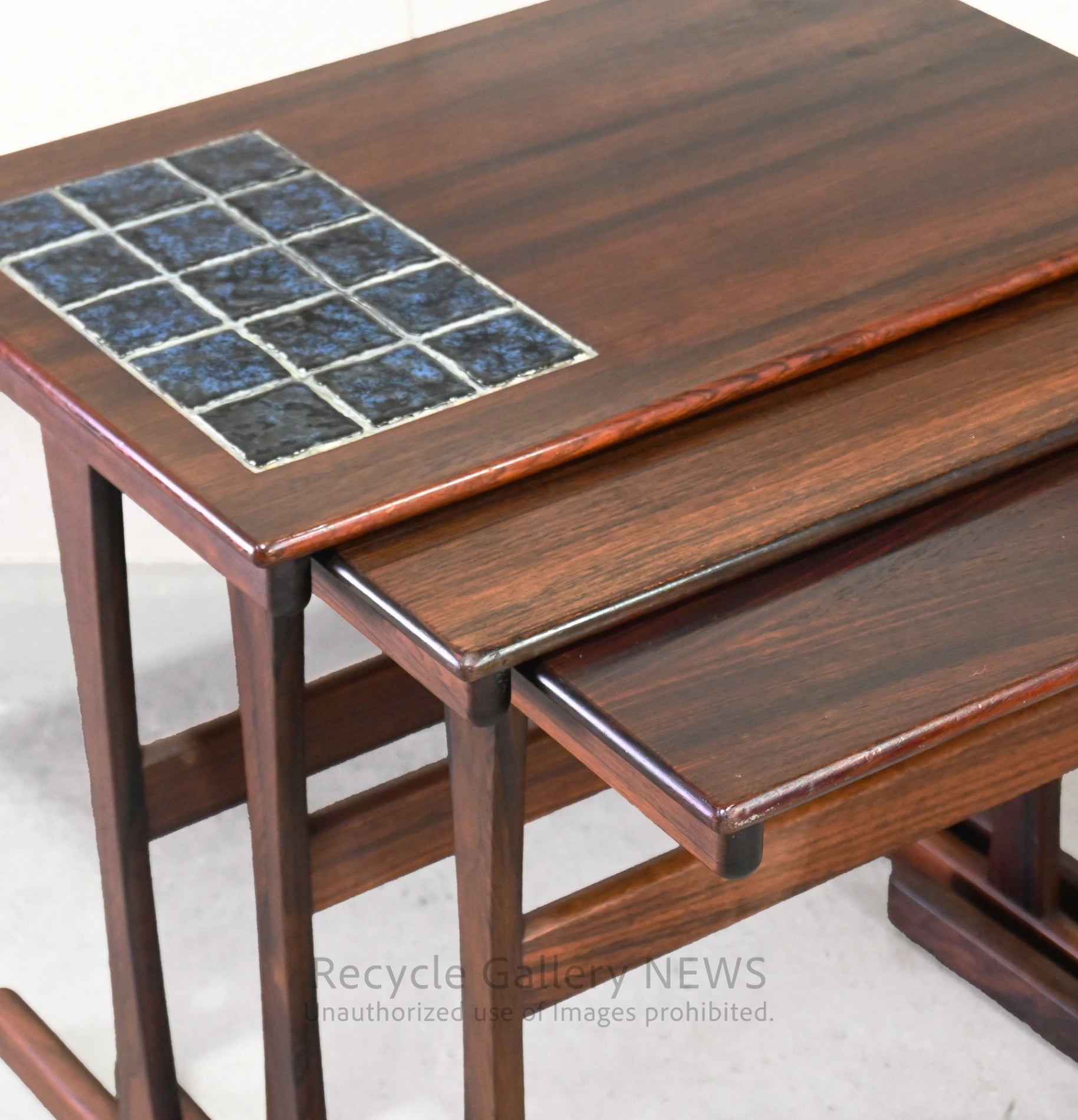 Danish Rosewood Tile Top Nesting Tables Scandinavian Modern  Mid-Century Modern / ローズウッド タイルトップ ネストテーブル デンマーク 北欧モダン  ミッドセンチュリー