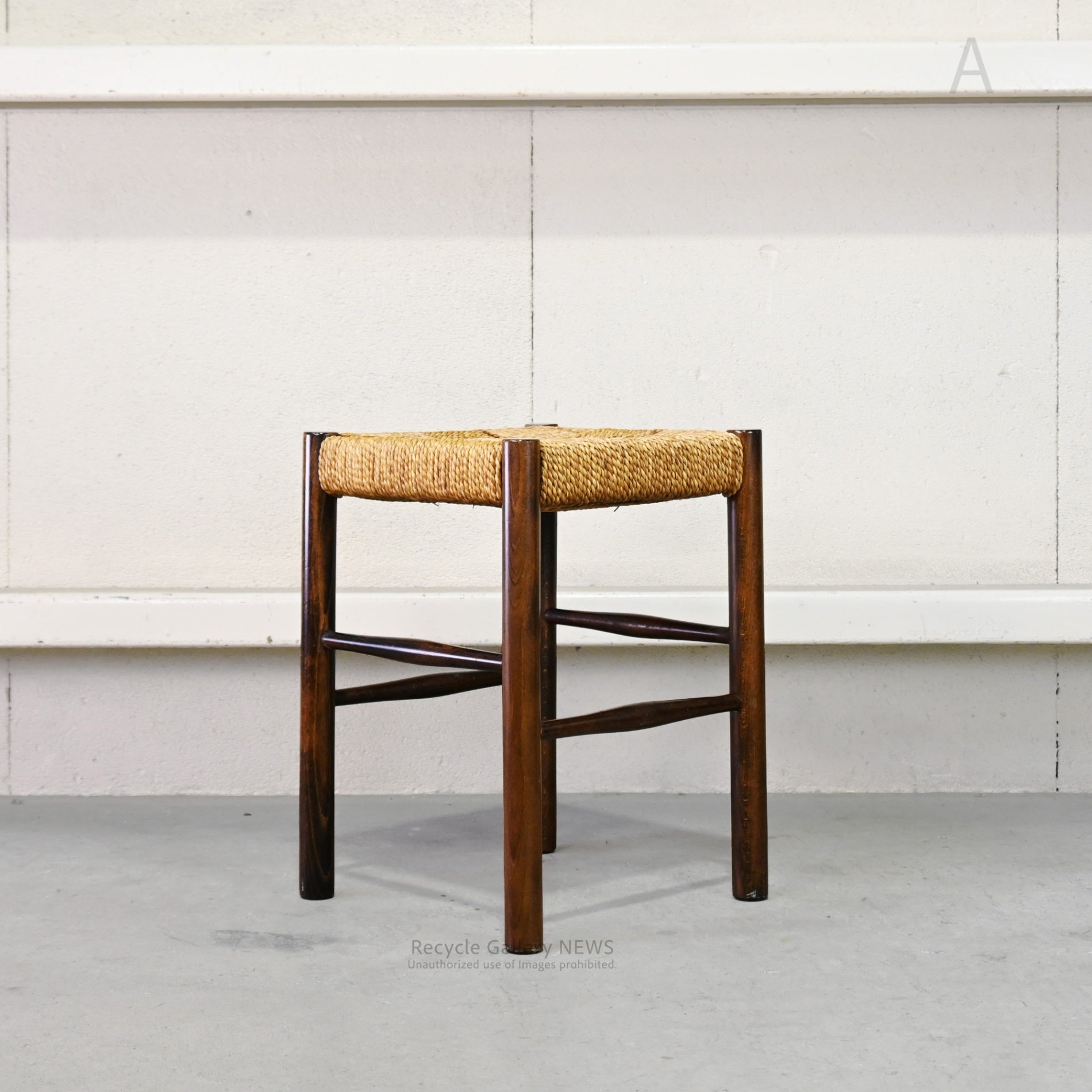 S T O O L – Recycle Gallery NEWS 烏山
