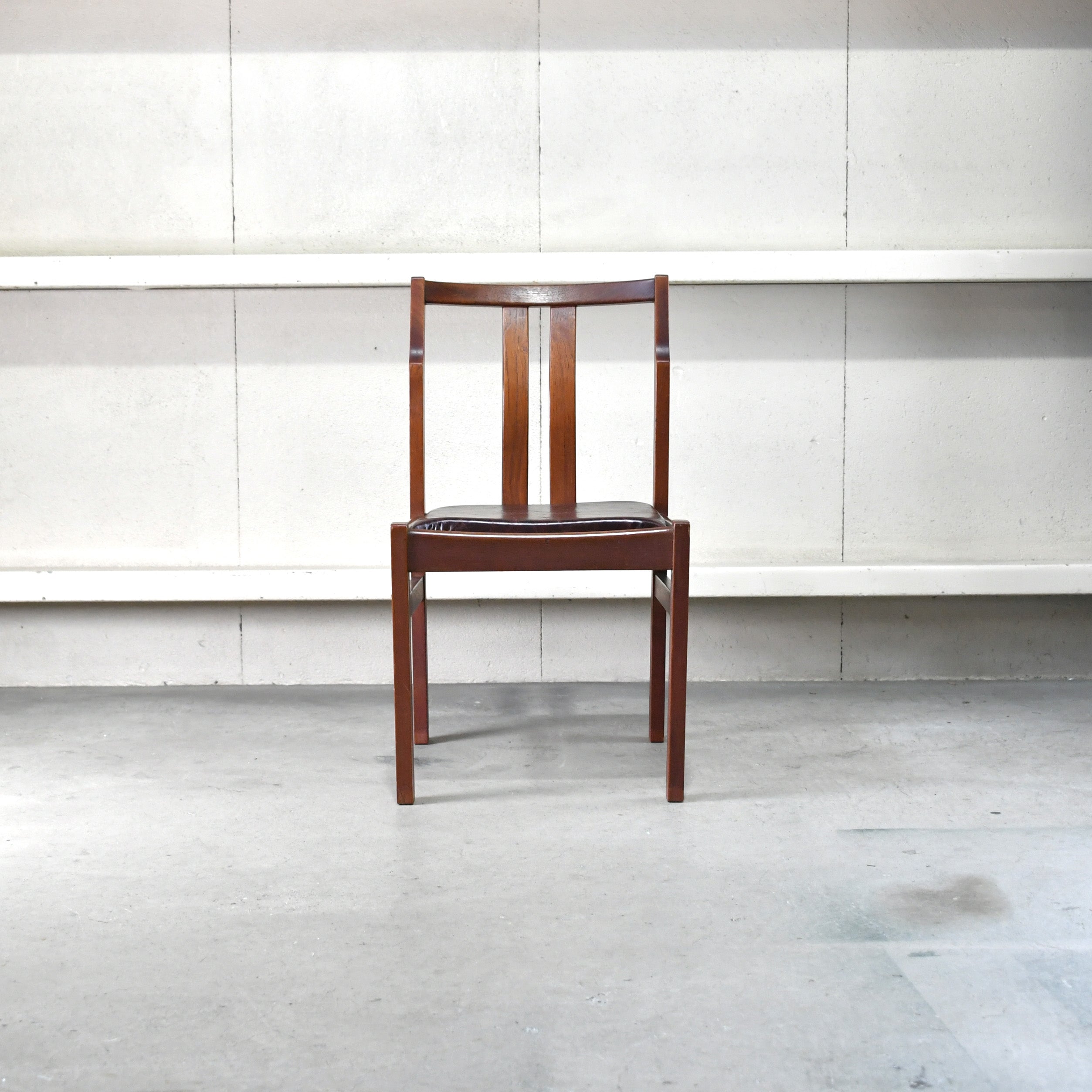 Japan vintage Teakwood Leather Dining chair ISETAN Department furniture Scandinavian design / ジャパンヴィンテージ チーク材 レザー ダイニングチェア 伊勢丹 北欧デザイン