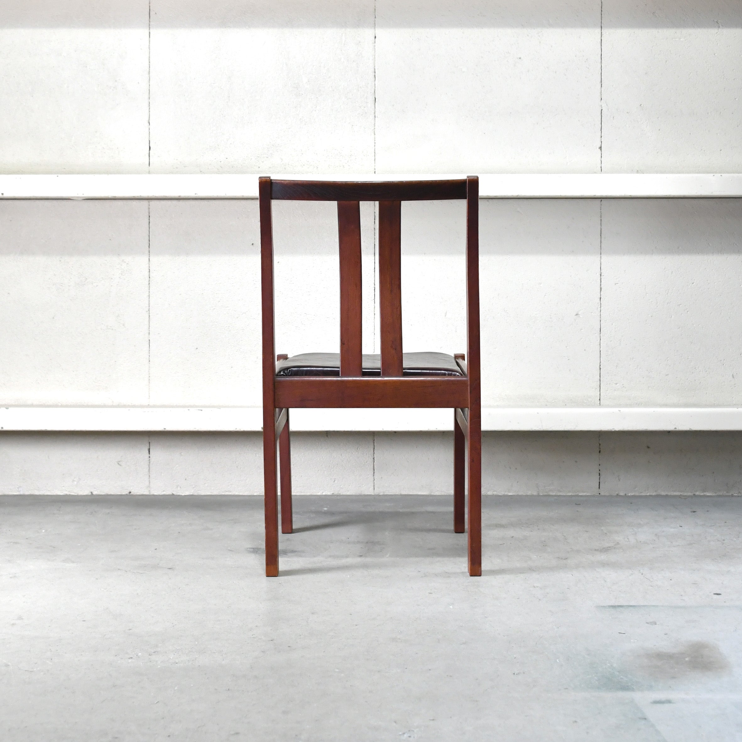 Japan vintage Teakwood Leather Dining chair ISETAN Department furniture Scandinavian design / ジャパンヴィンテージ チーク材 レザー ダイニングチェア 伊勢丹 北欧デザイン
