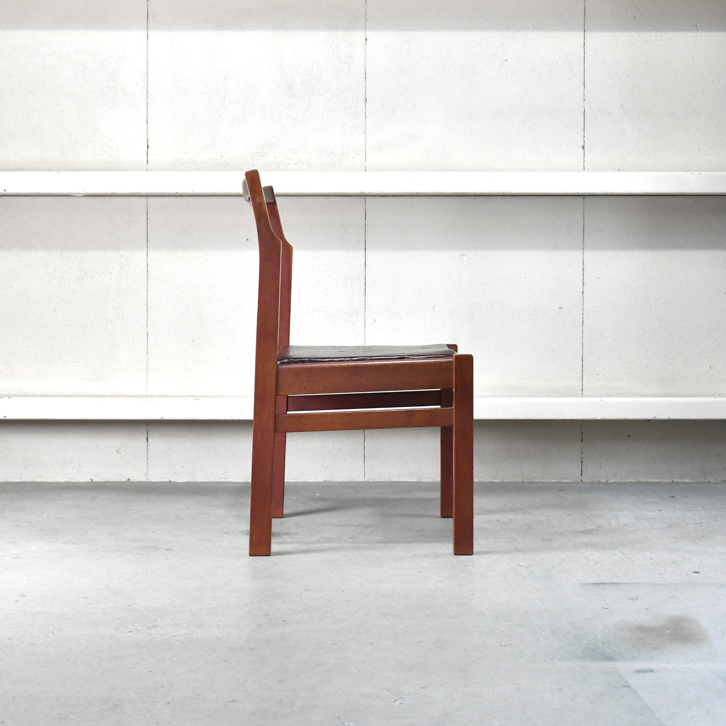 Japan vintage Teakwood Leather Dining chair ISETAN Department furniture Scandinavian design / ジャパンヴィンテージ チーク材 レザー ダイニングチェア 伊勢丹 北欧デザイン