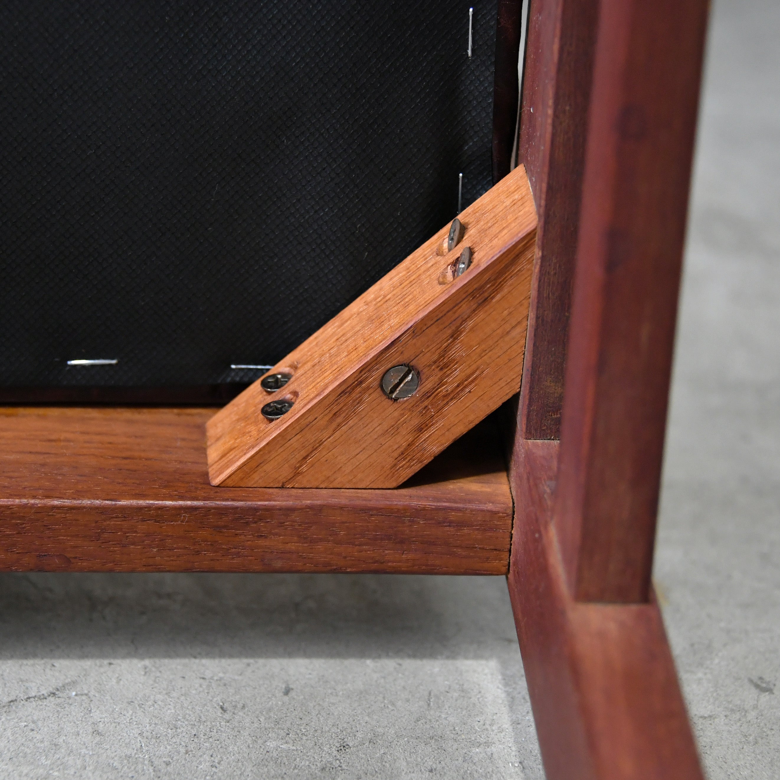 Japan vintage Teakwood Leather Dining chair ISETAN Department furniture Scandinavian design / ジャパンヴィンテージ チーク材 レザー ダイニングチェア 伊勢丹 北欧デザイン