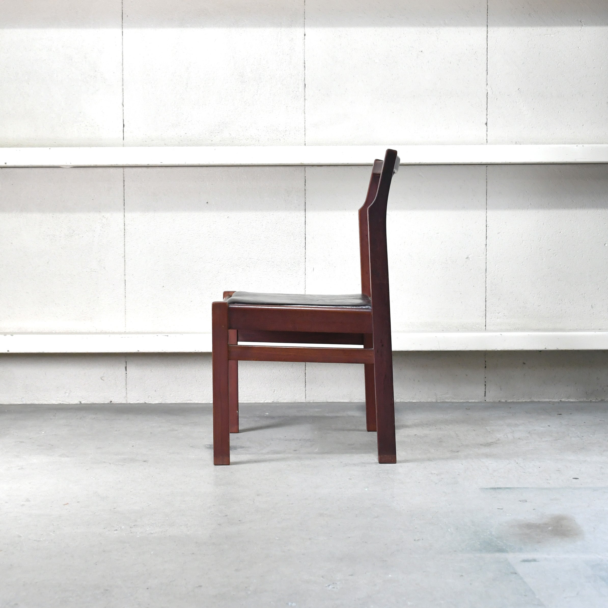 Japan vintage Teakwood Leather Dining chair ISETAN Department furniture Scandinavian design / ジャパンヴィンテージ チーク材 レザー ダイニングチェア 伊勢丹 北欧デザイン