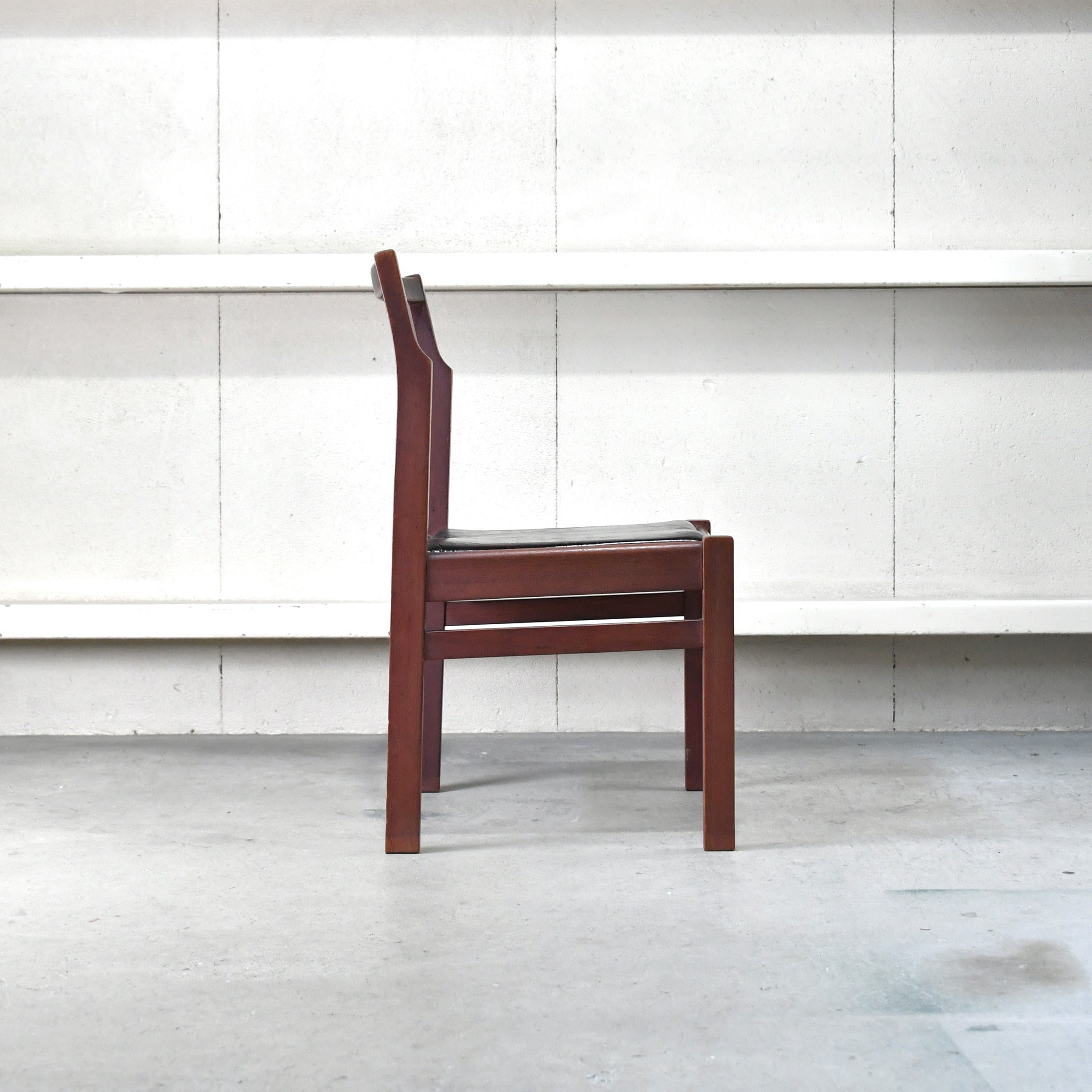 Japan vintage Teakwood Leather Dining chair ISETAN Department furniture Scandinavian design / ジャパンヴィンテージ チーク材 レザー ダイニングチェア 伊勢丹 北欧デザイン