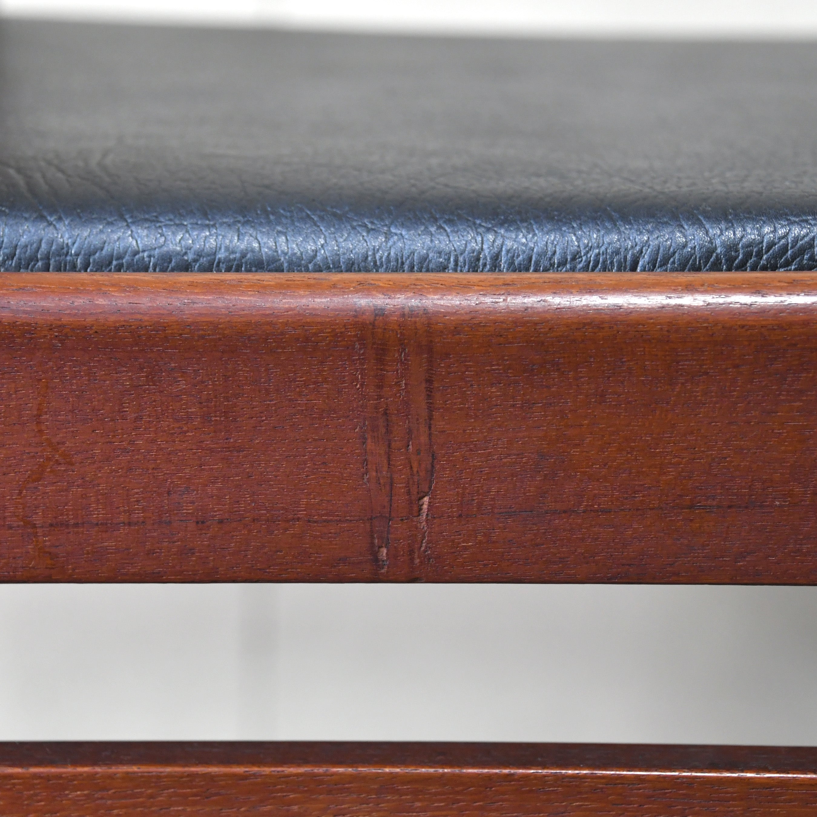 Japan vintage Teakwood Leather Dining chair ISETAN Department furniture Scandinavian design / ジャパンヴィンテージ チーク材 レザー ダイニングチェア 伊勢丹 北欧デザイン