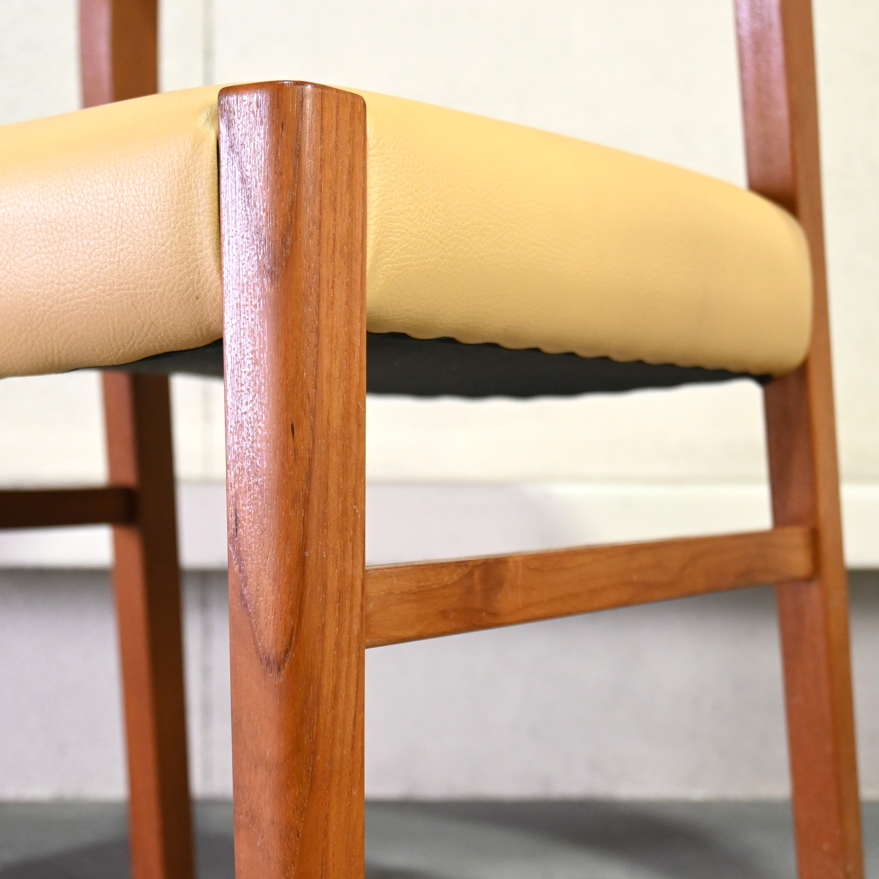 Aobayashi Seisakujyo Teakwood Arm Dining chair Japan vintage Scandinavian design / 青林製作所 チーク材 アーム ダイニングチェア ジャパンヴィンテージ 北欧デザイン