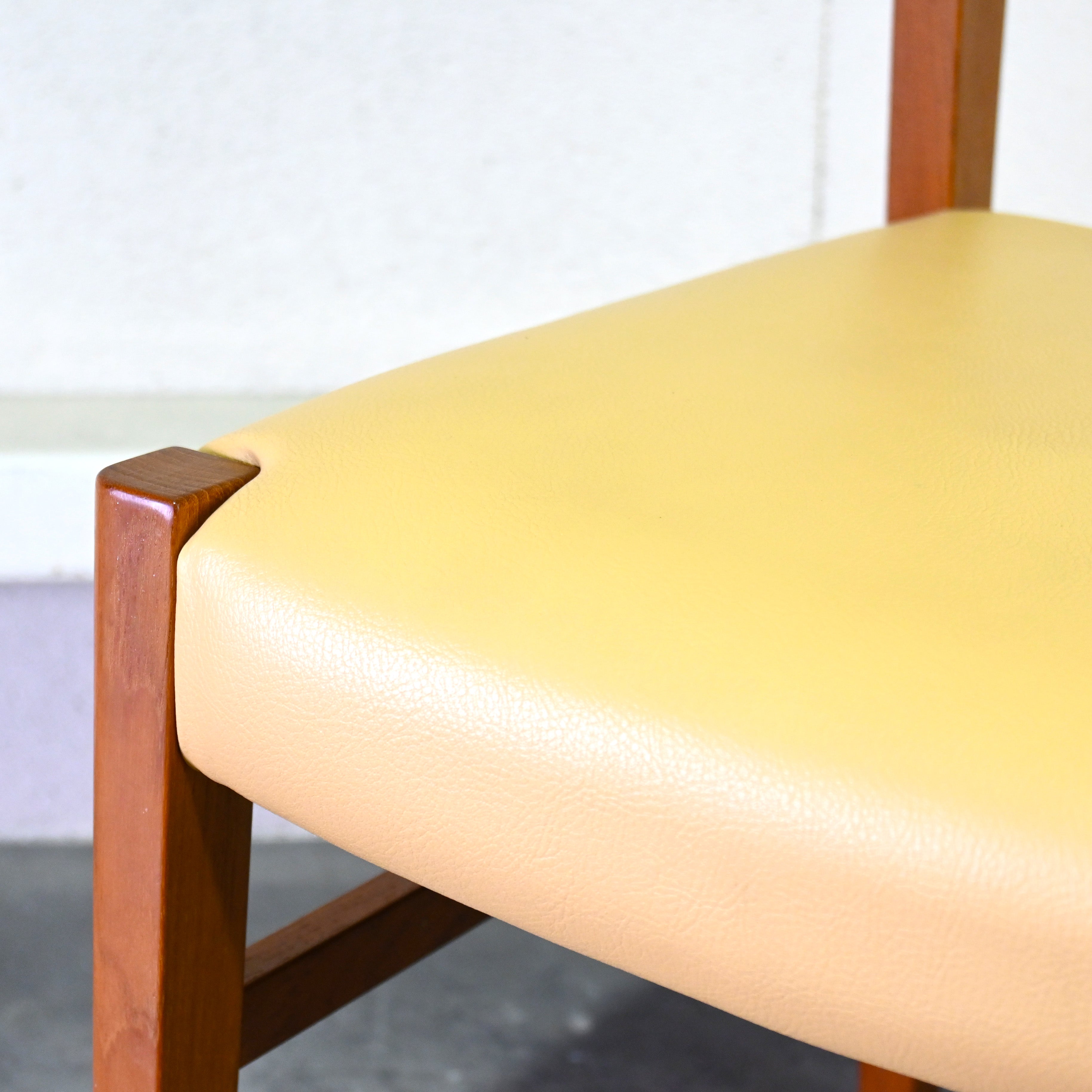 Aobayashi Seisakujyo Teakwood Arm Dining chair Japan vintage Scandinavian design / 青林製作所 チーク材 アーム ダイニングチェア ジャパンヴィンテージ 北欧デザイン