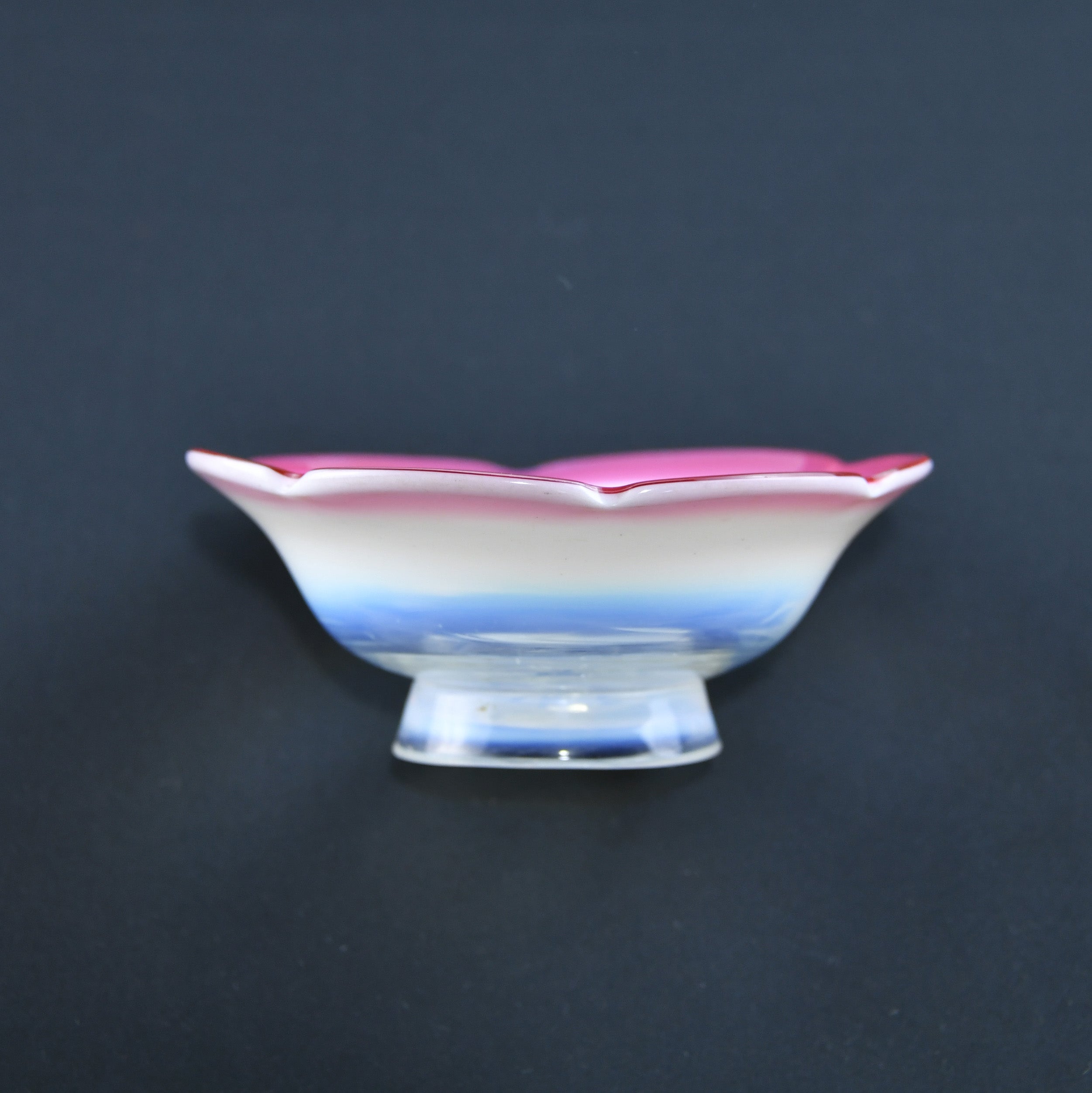 Vintage Japanese glass Sherbet Glass Ice cream cup / 乳白ぼかし朱縁脚付きボウル 氷コップ