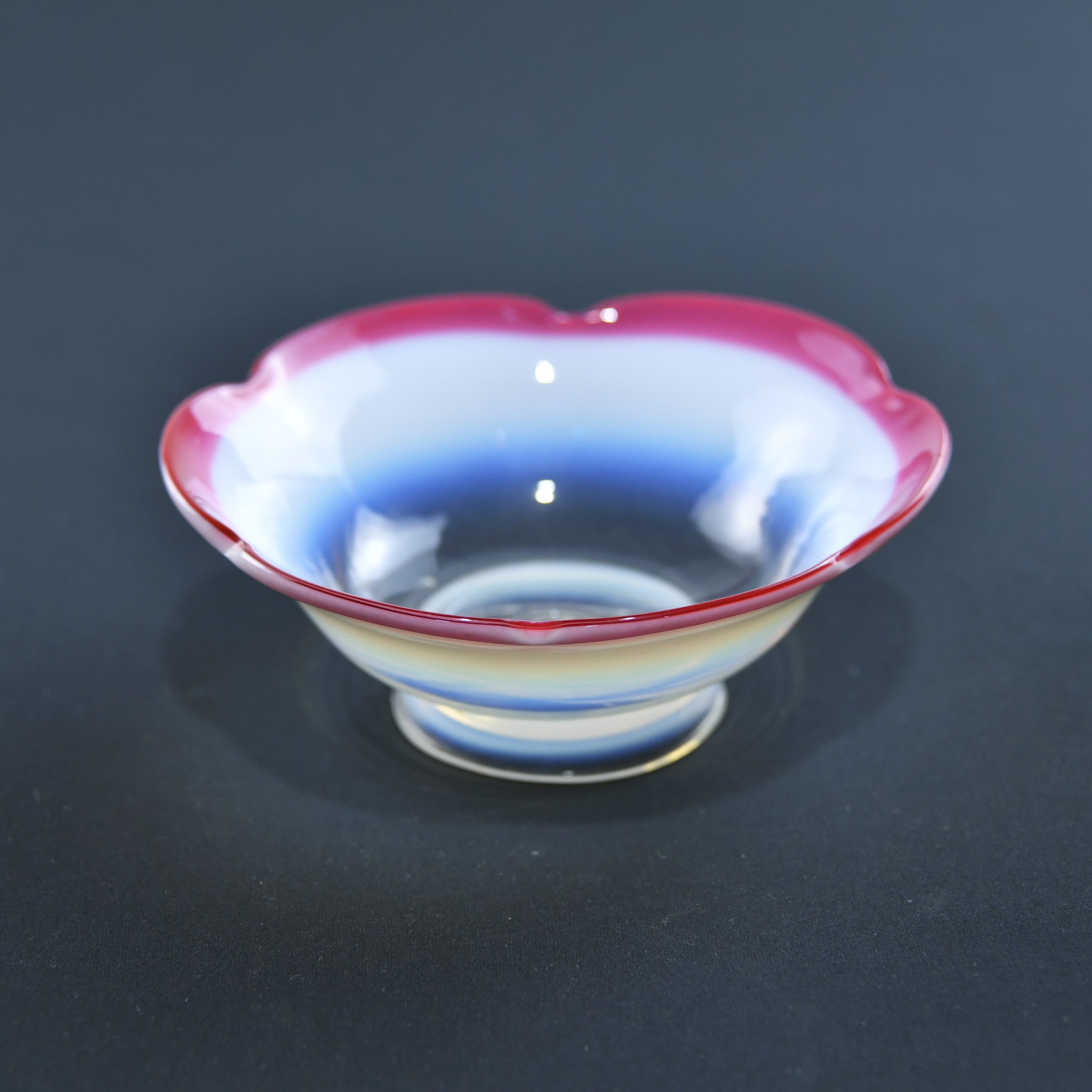 Vintage Japanese glass Sherbet Glass Ice cream cup / 乳白ぼかし朱縁脚付きボウル 氷コップ