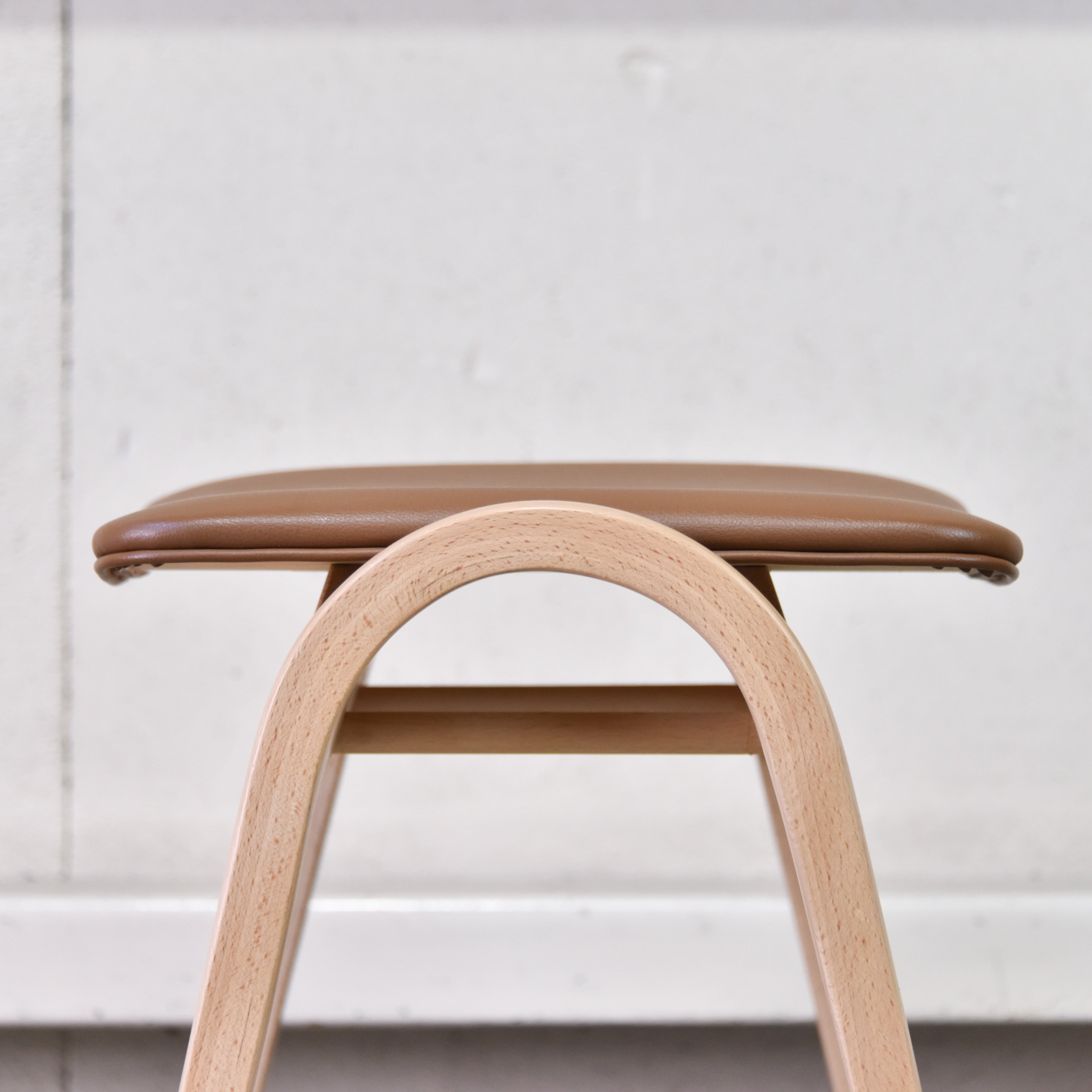 Akimoku × Isamu Kenmochi Stacking stool No.202 Brown Japanese modern / 秋田木工 剣持勇 スタッキングスツール ブラウン ジャパニーズモダン