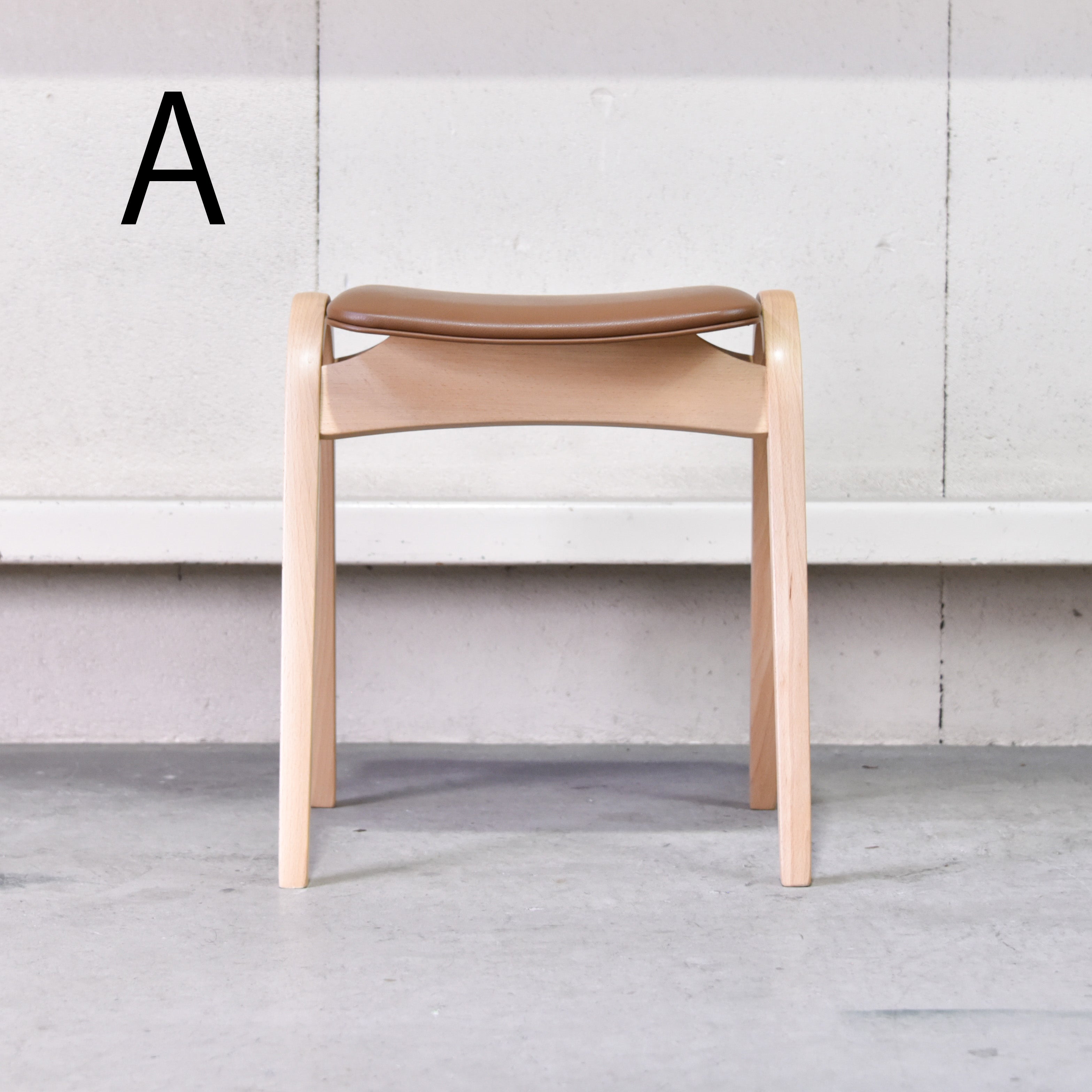 Akimoku × Isamu Kenmochi Stacking stool No.202 Brown Japanese modern / 秋田木工 剣持勇 スタッキングスツール ブラウン ジャパニーズモダン