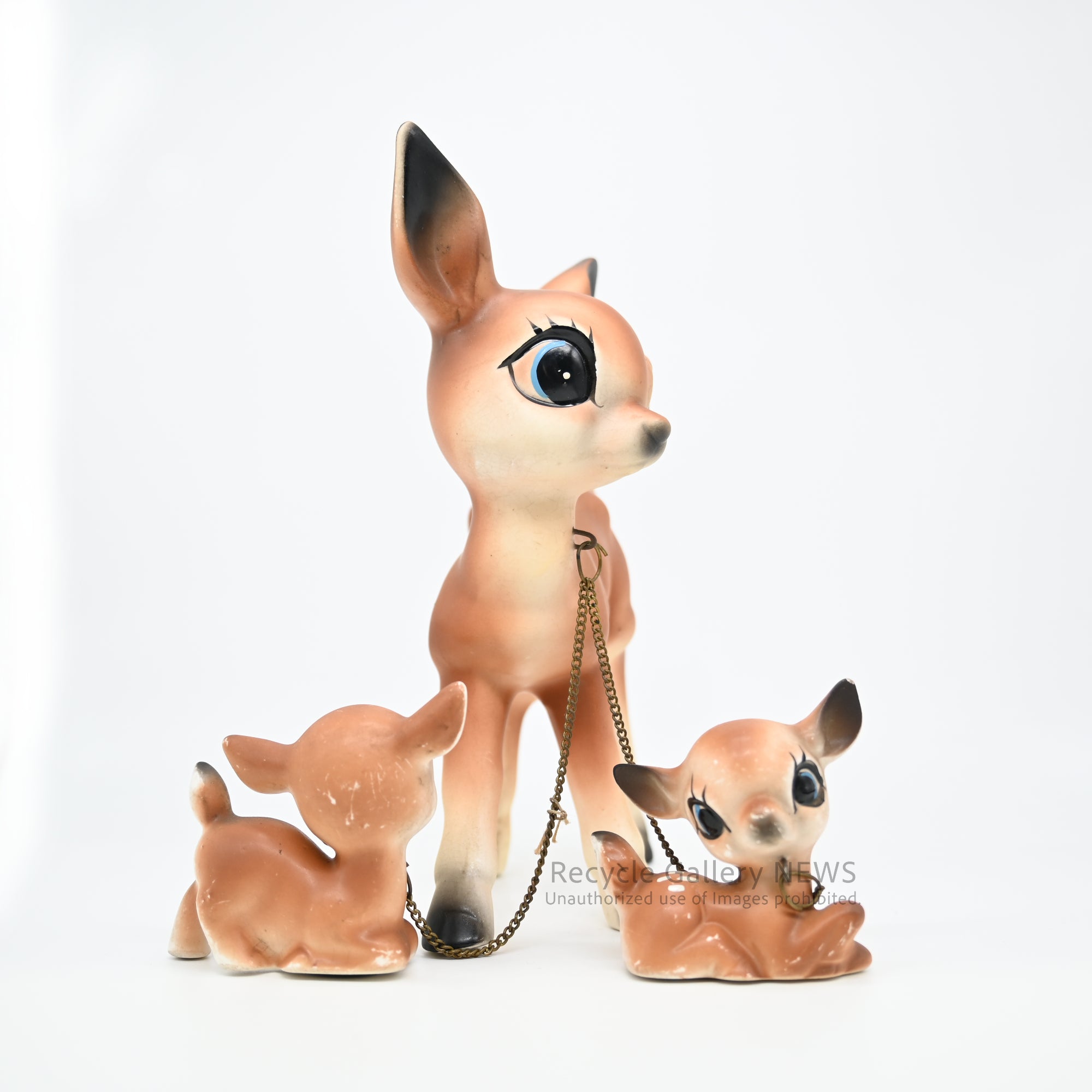 Deer and baby Bambi ceramic figurine 1950s Showa retro Japan / 鹿の親子 バンビ 陶器 置物 オブジェ 1950年代 昭和レトロ 日本