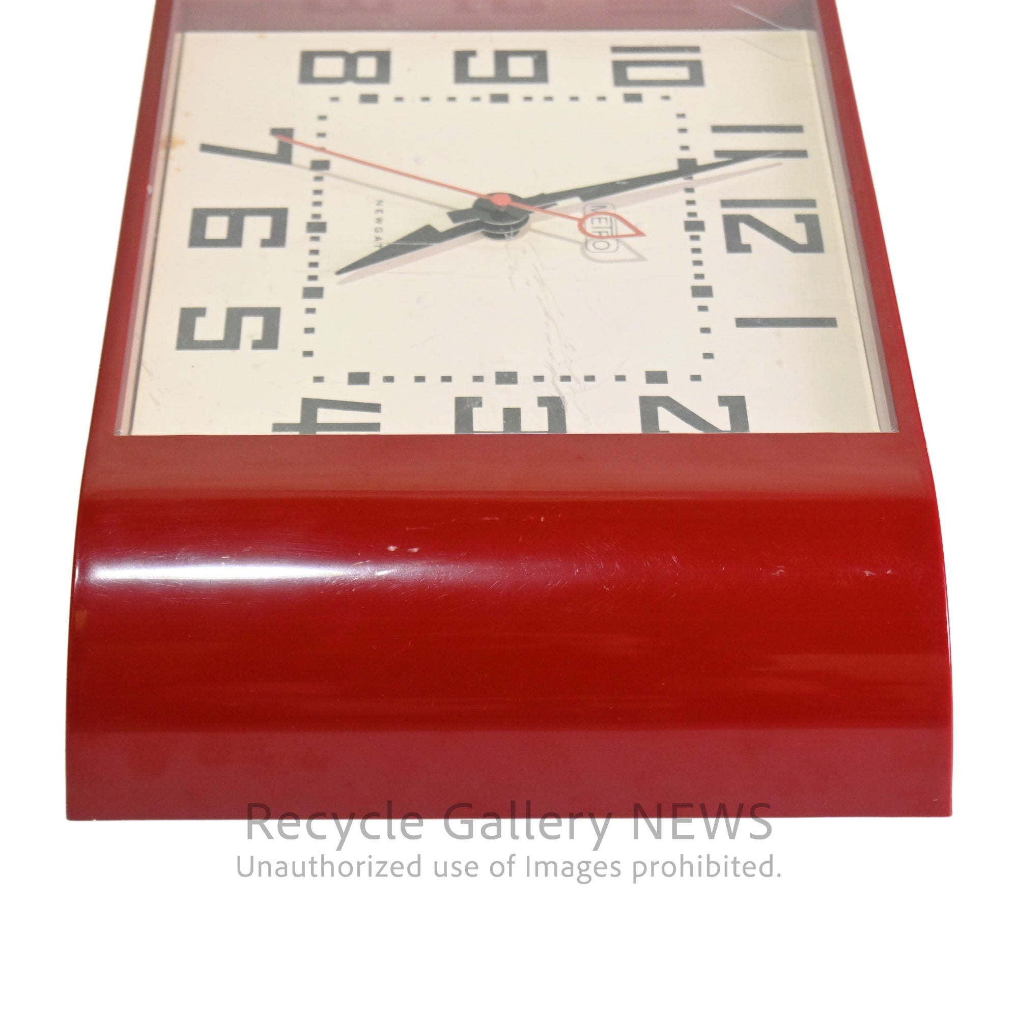 NEWGATE "METRO" Wall Clock Red / ニューゲート "メトロ" 壁掛け時計 赤