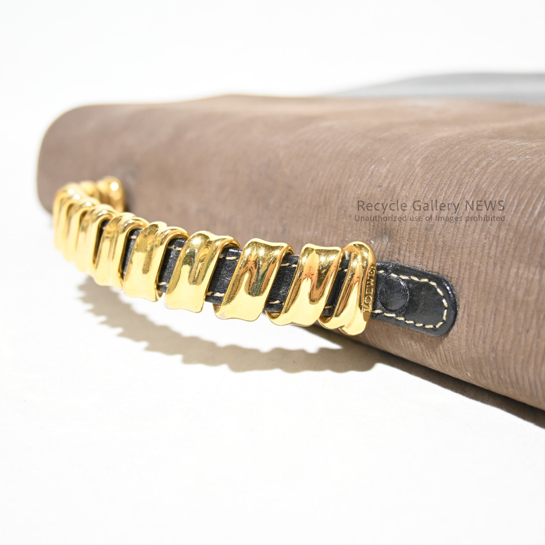 Vintage LOEWE Velázquez 2-way shoulder bag with twisted hardware 