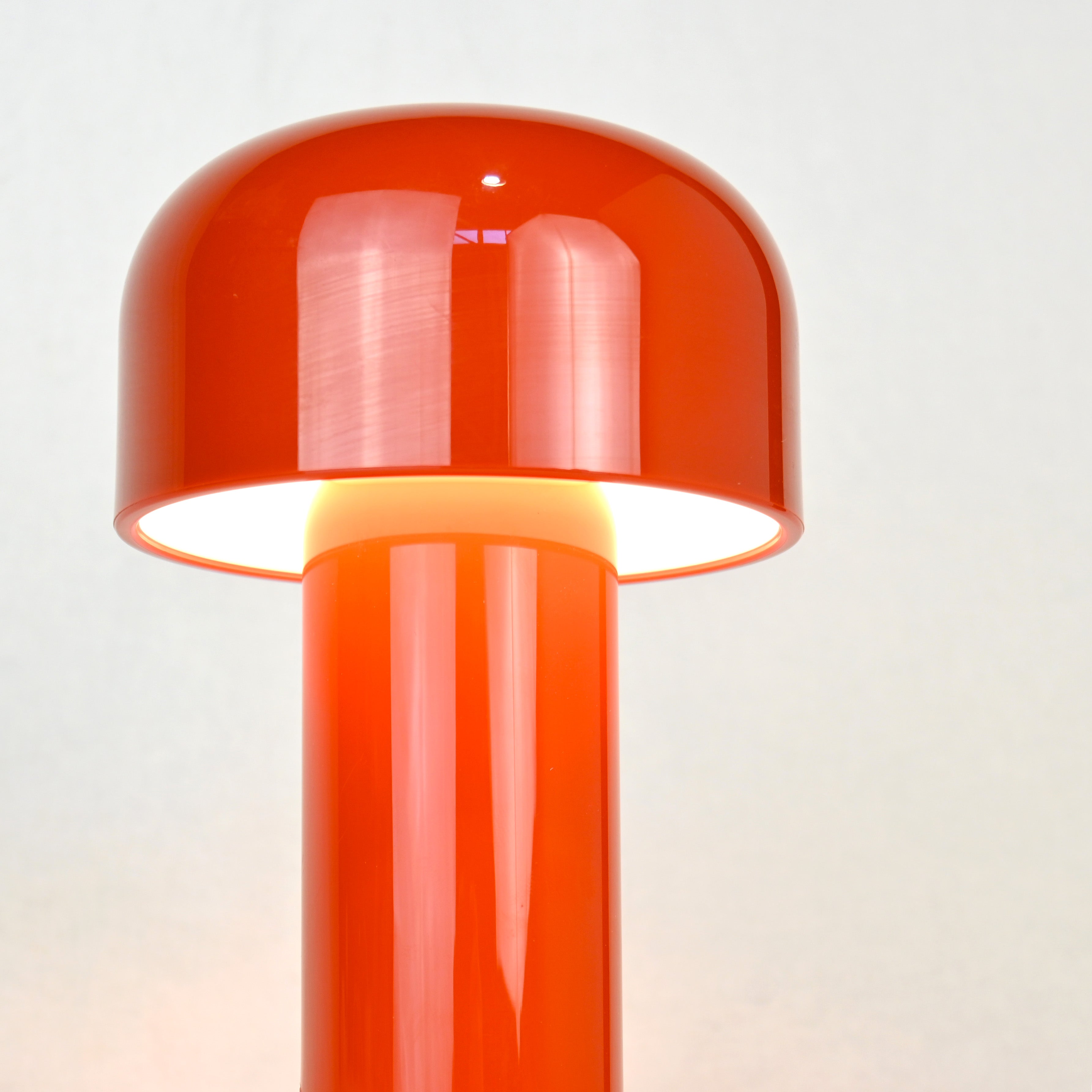 Flos Wireless table lamp BELLHOP Red Edward Barber & Jay Osgerby Italian modern design / フロス ワイヤレステーブルランプ ベルホップ レッド エドワード・バーバー & ジェイ・オズガビー イタリアンモダンデザイン