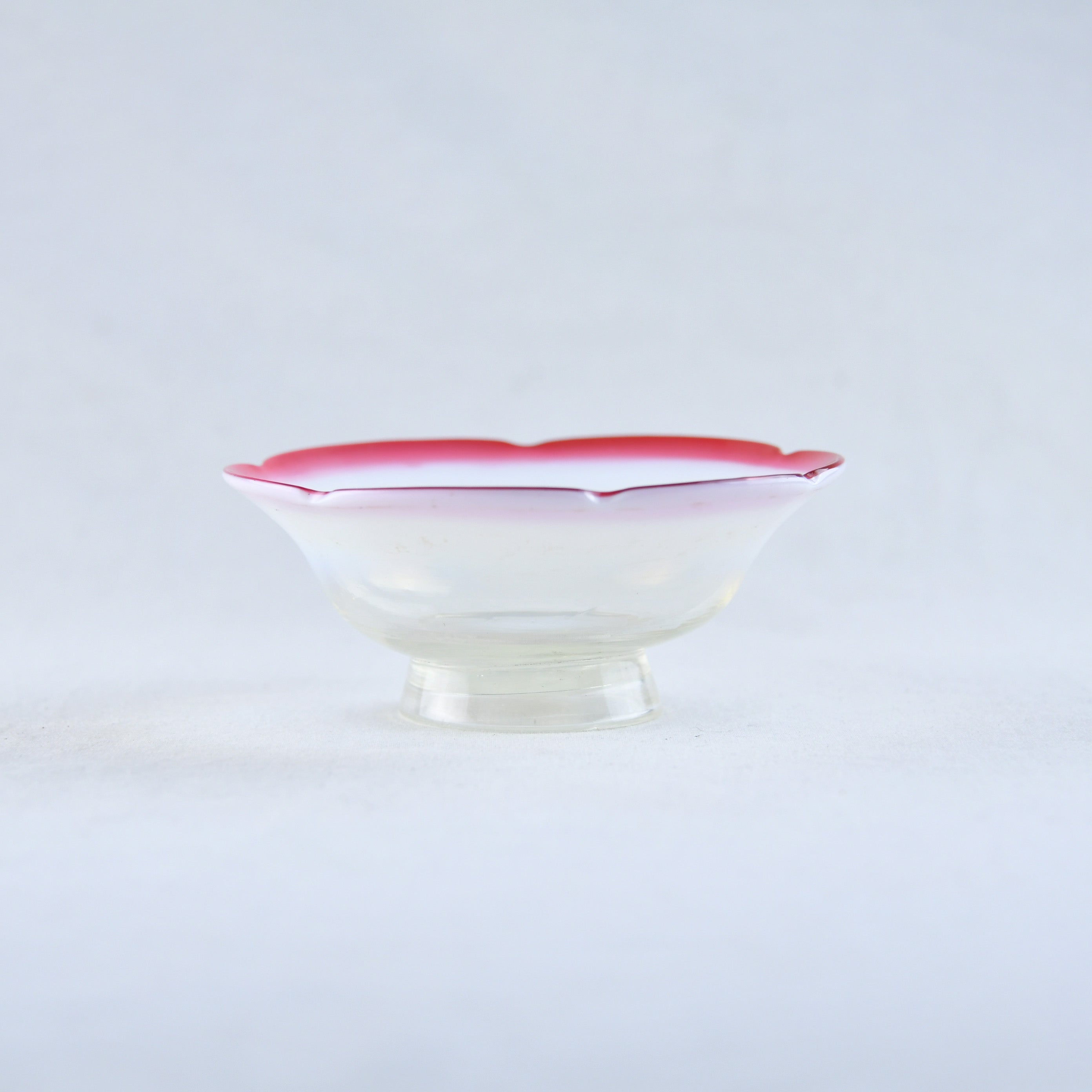 Vintage Japanese glass Sherbet Glass Ice cream cup / 乳白ぼかし朱縁脚付きボウル 氷コップ