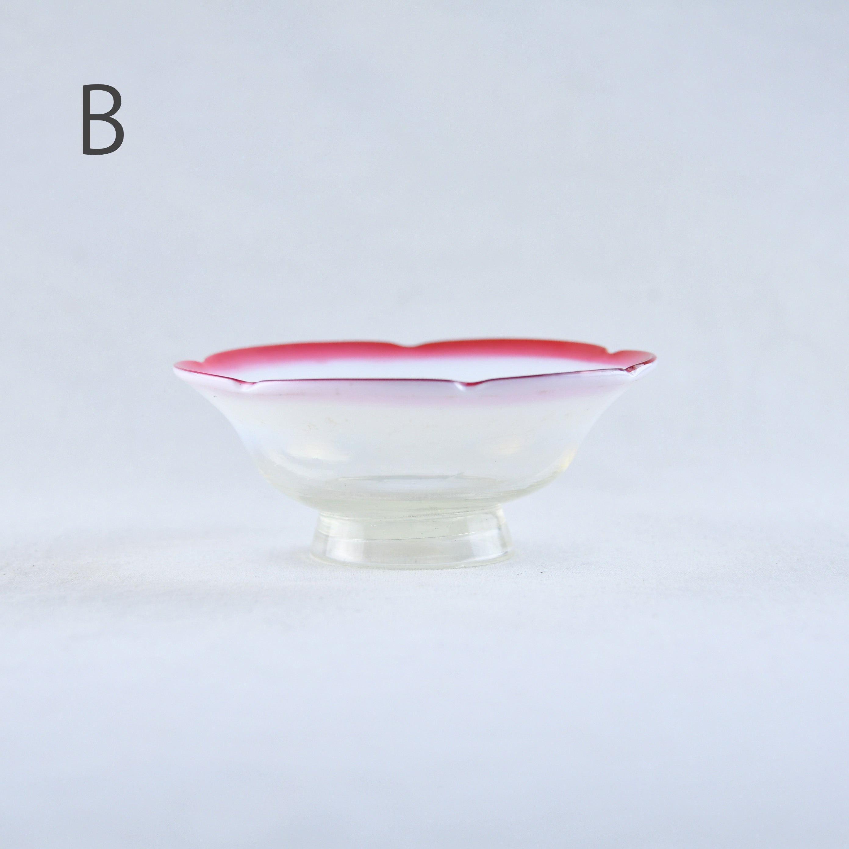 Vintage Japanese glass Sherbet Glass Ice cream cup / 乳白ぼかし朱縁脚付きボウル 氷コップ