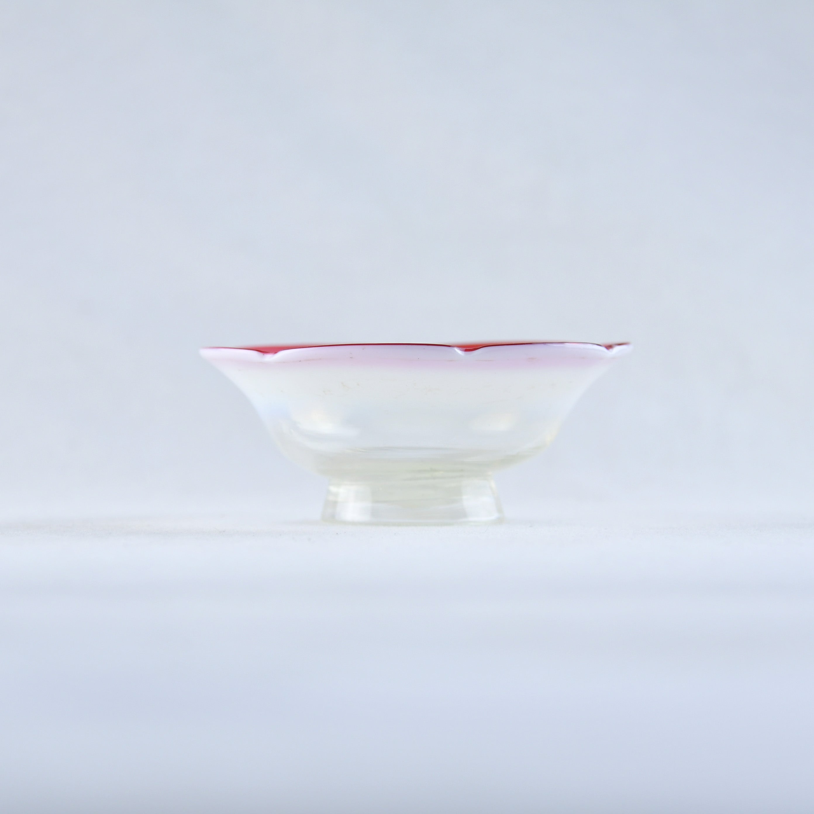 Vintage Japanese glass Sherbet Glass Ice cream cup / 乳白ぼかし朱縁脚付きボウル 氷コップ