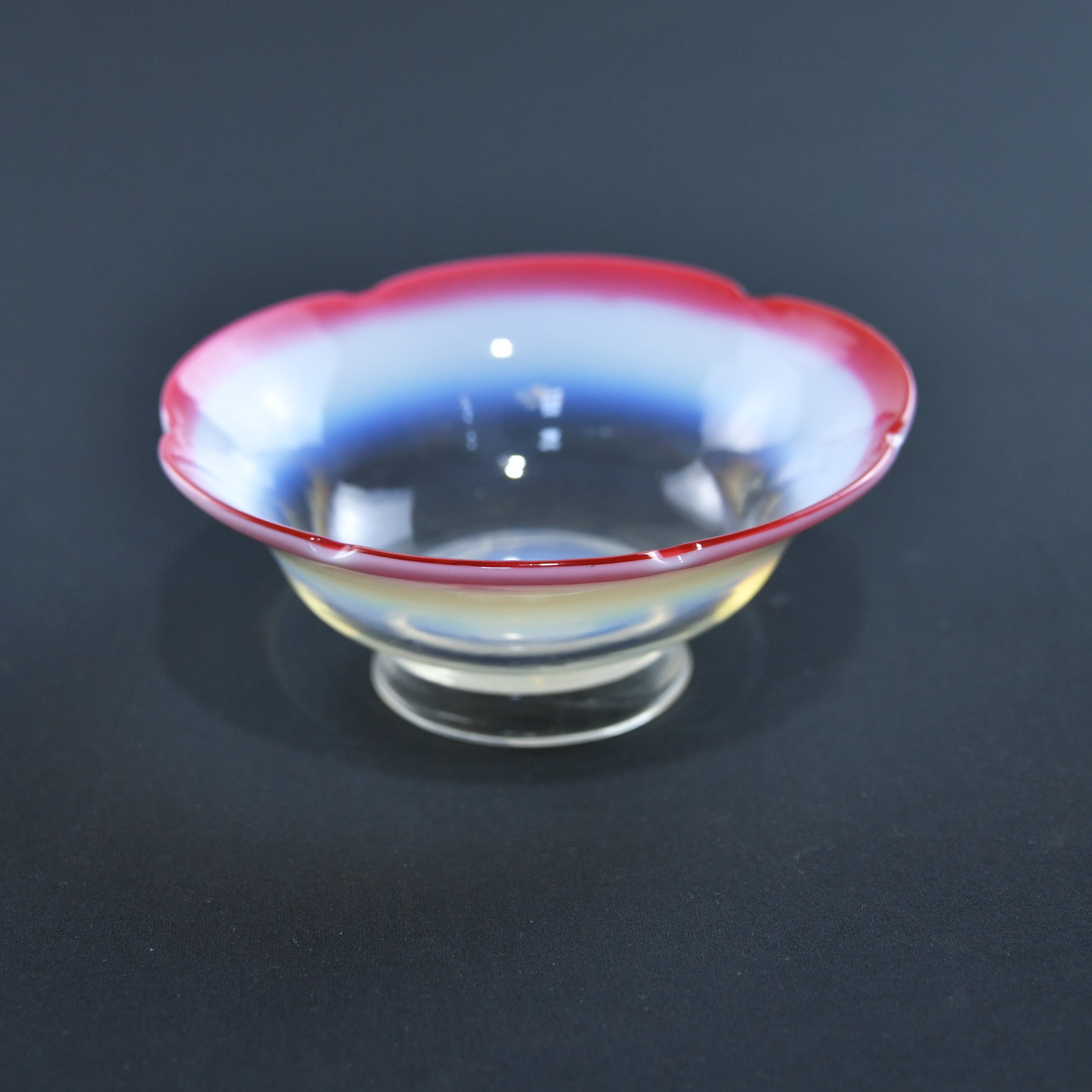 Vintage Japanese glass Sherbet Glass Ice cream cup / 乳白ぼかし朱縁脚付きボウル 氷コップ