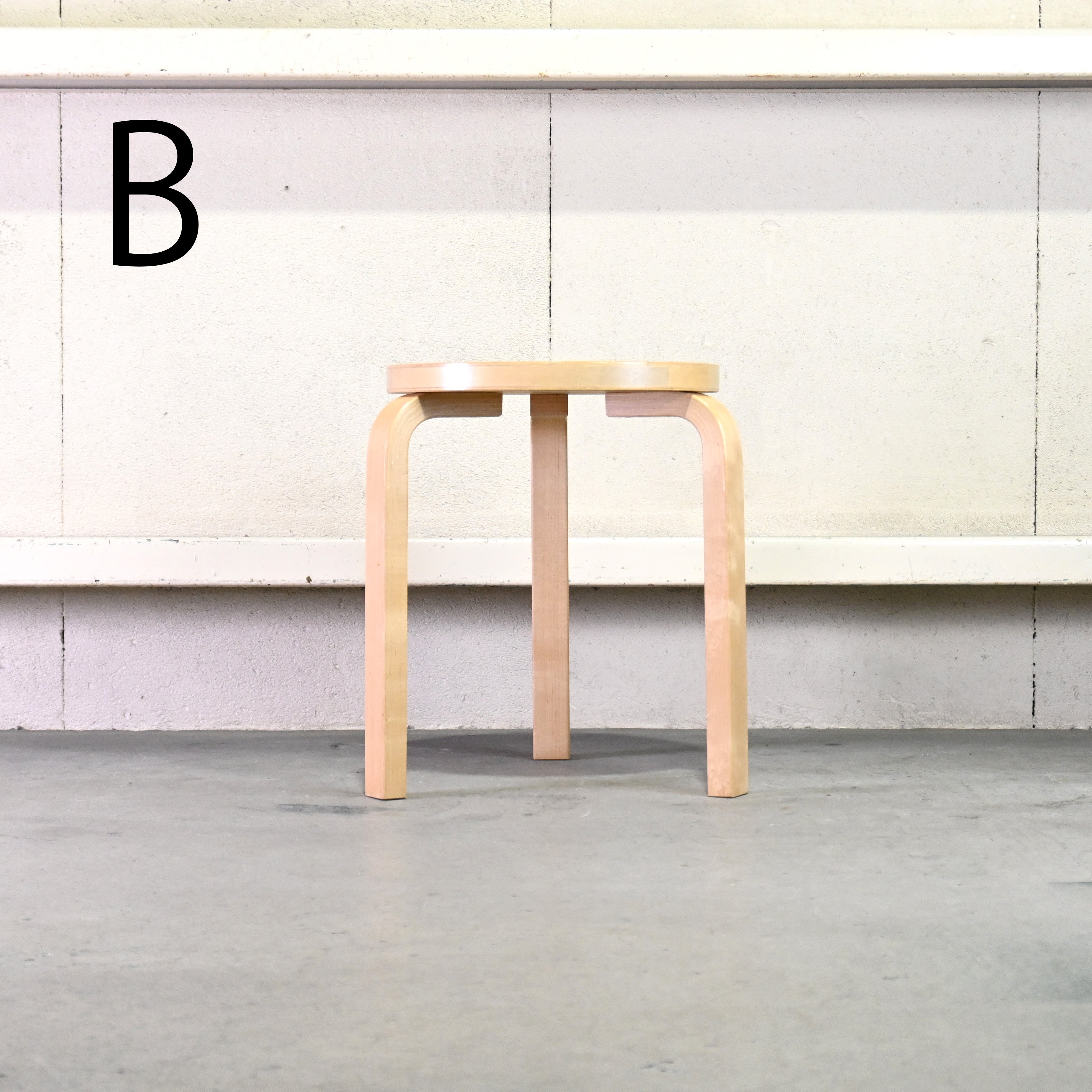 Artek Alvar Aalto STOOL60 Birch wood Natural lacquer 2011's Scandinavian design / アルテック アルヴァ・アアルト スツール60 バーチ材 ナチュラルラッカー 2011年 北欧デザイン