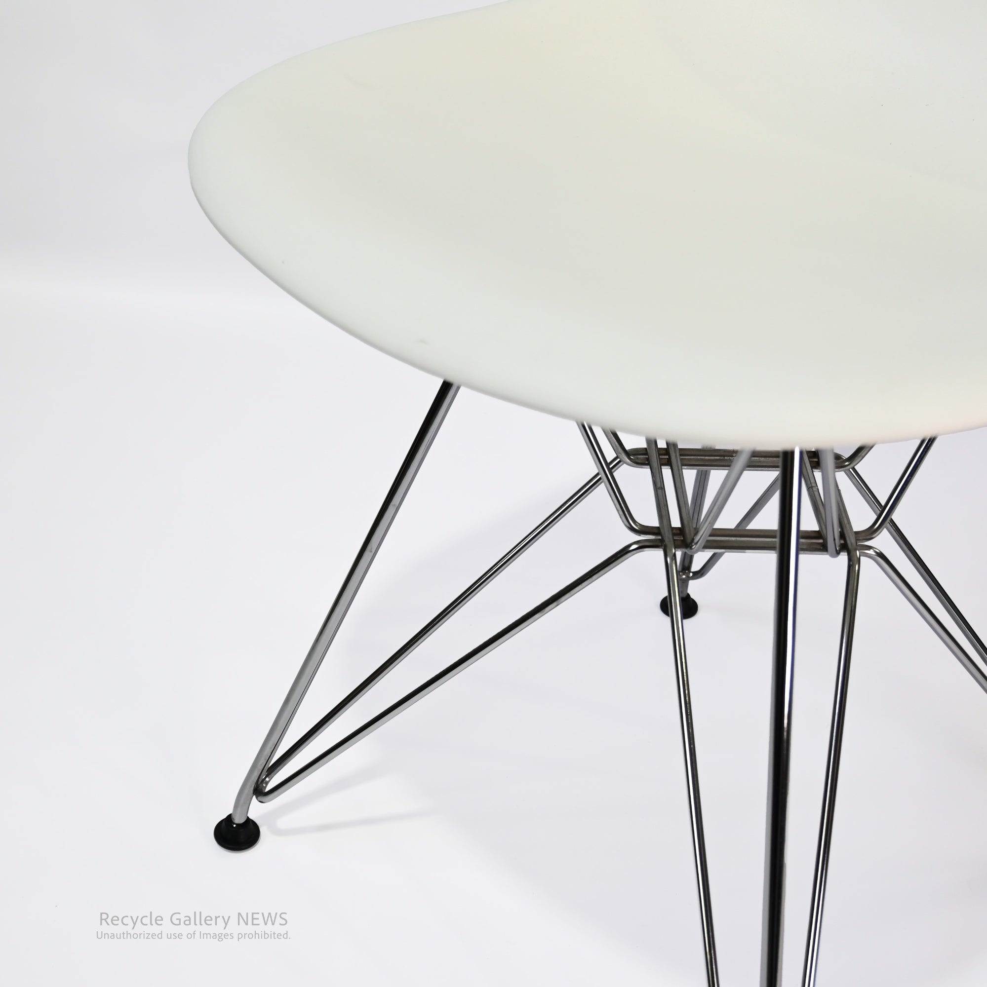 Herman Miller Eames DSR Side Chair with Wire Base American Mid Century Modern Designer Furniture Polypropylene / イームズシェルサイドチェアDSR ワイヤーベース デザイナーズ アメリカ ミッドセンチュリー ポリプロピレン
