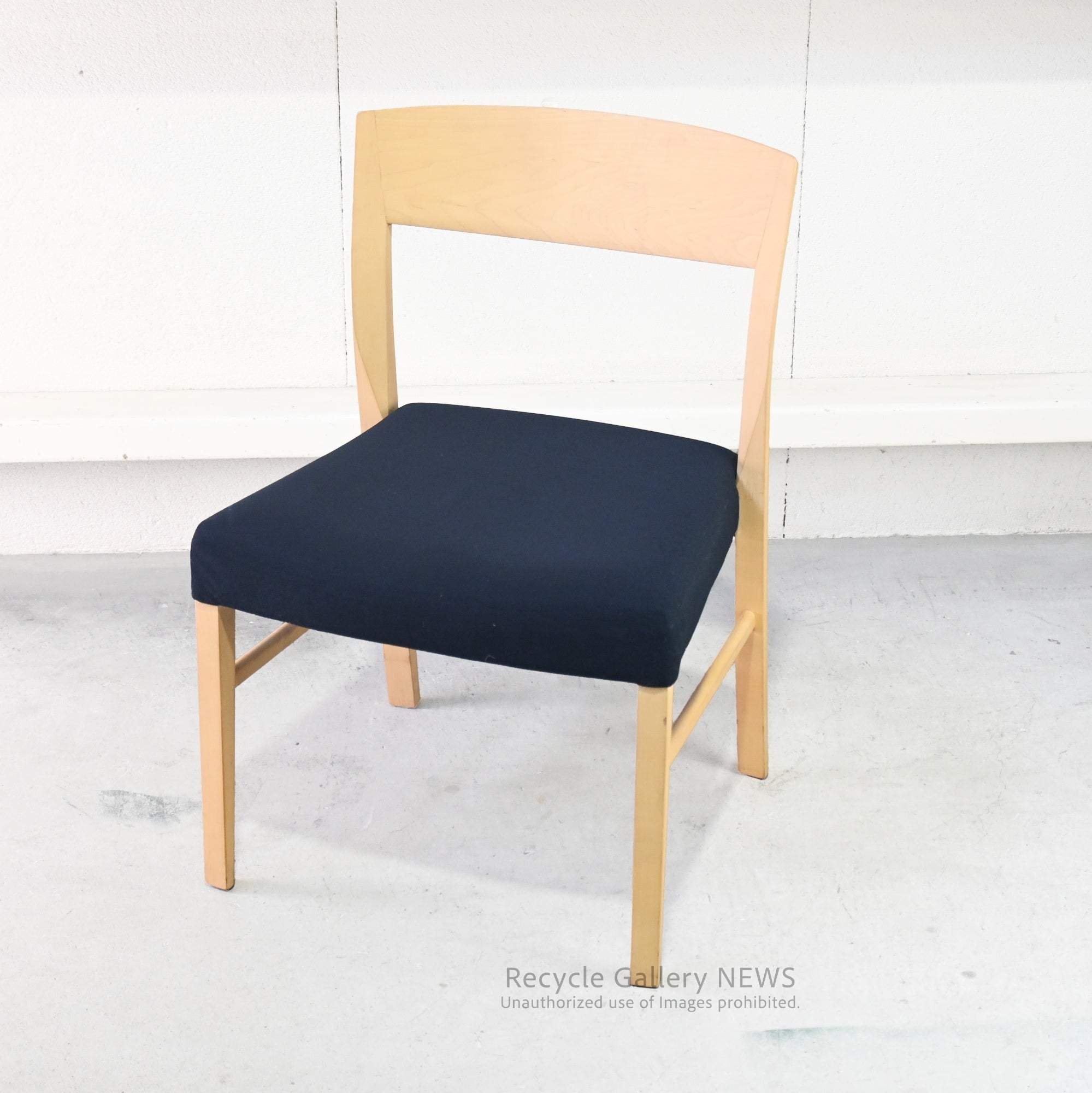 Karimoku Wooden Chair Japanese Scandinavian Inspired Natural Design / カリモク 椅子 木製 日本 北欧テイスト ナチュラルデザイン