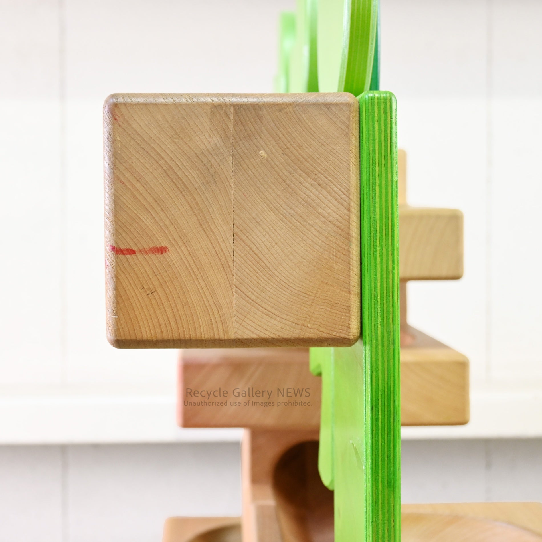 Bornelund Japanese Wooden Marble Run Educational Toy for All Ages / マーブルラン 木製 日本 知育玩具 オモチャ 全年齢