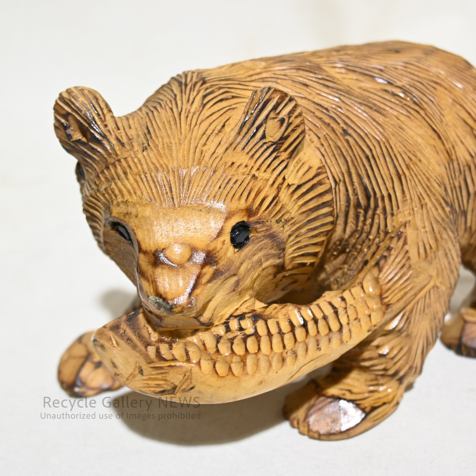 Wooden bear carving Light brown Natural finish Hokkaido souvenir Showa retro Japan / 木彫り 熊 表面焼き ライトブラウン ナチュラル 北海道 お土産 昭和レトロ 日本