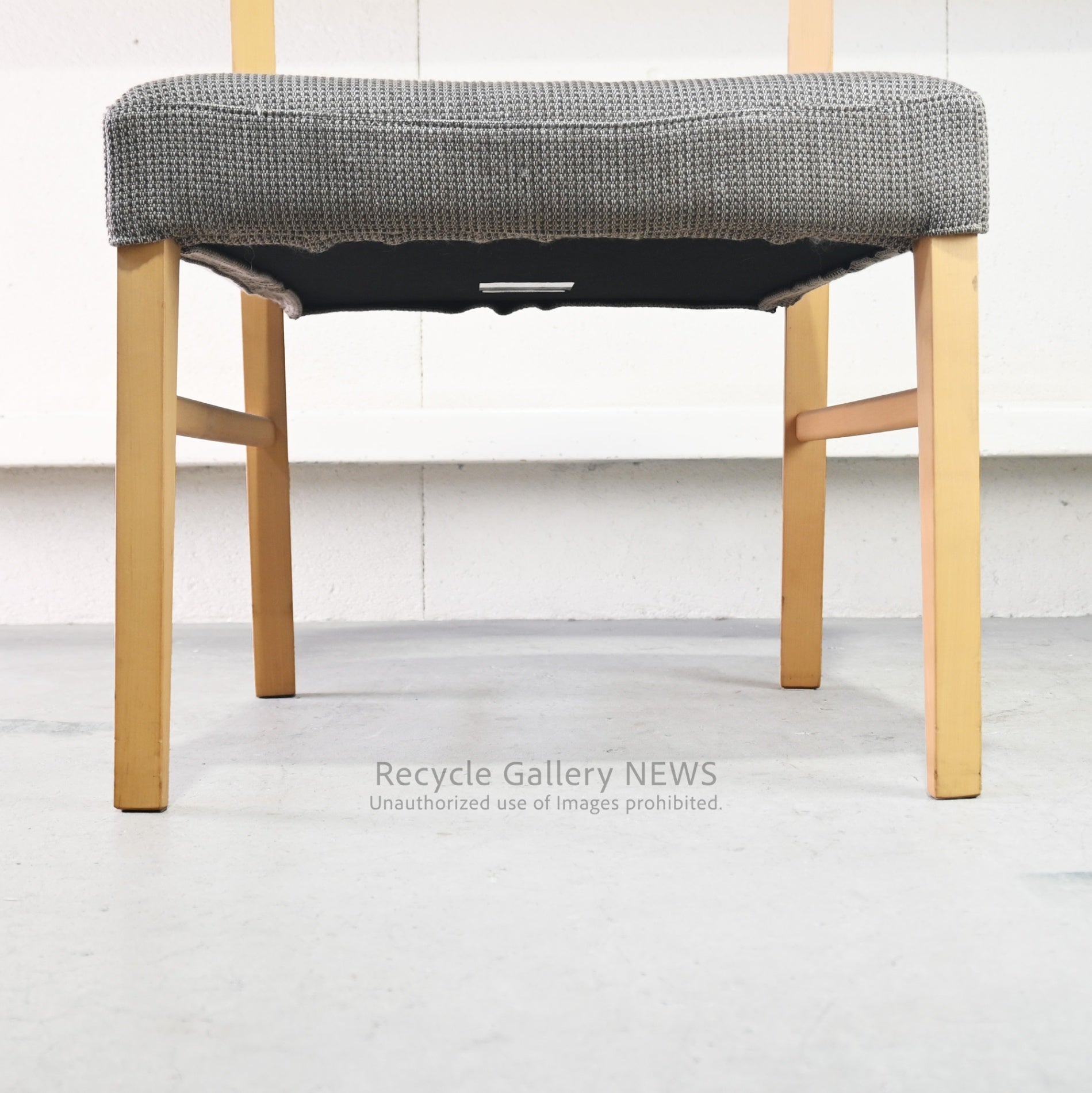 Karimoku Wooden Chair Japanese Scandinavian Inspired Natural Design / カリモク 椅子 木製 日本 北欧テイスト ナチュラルデザイン