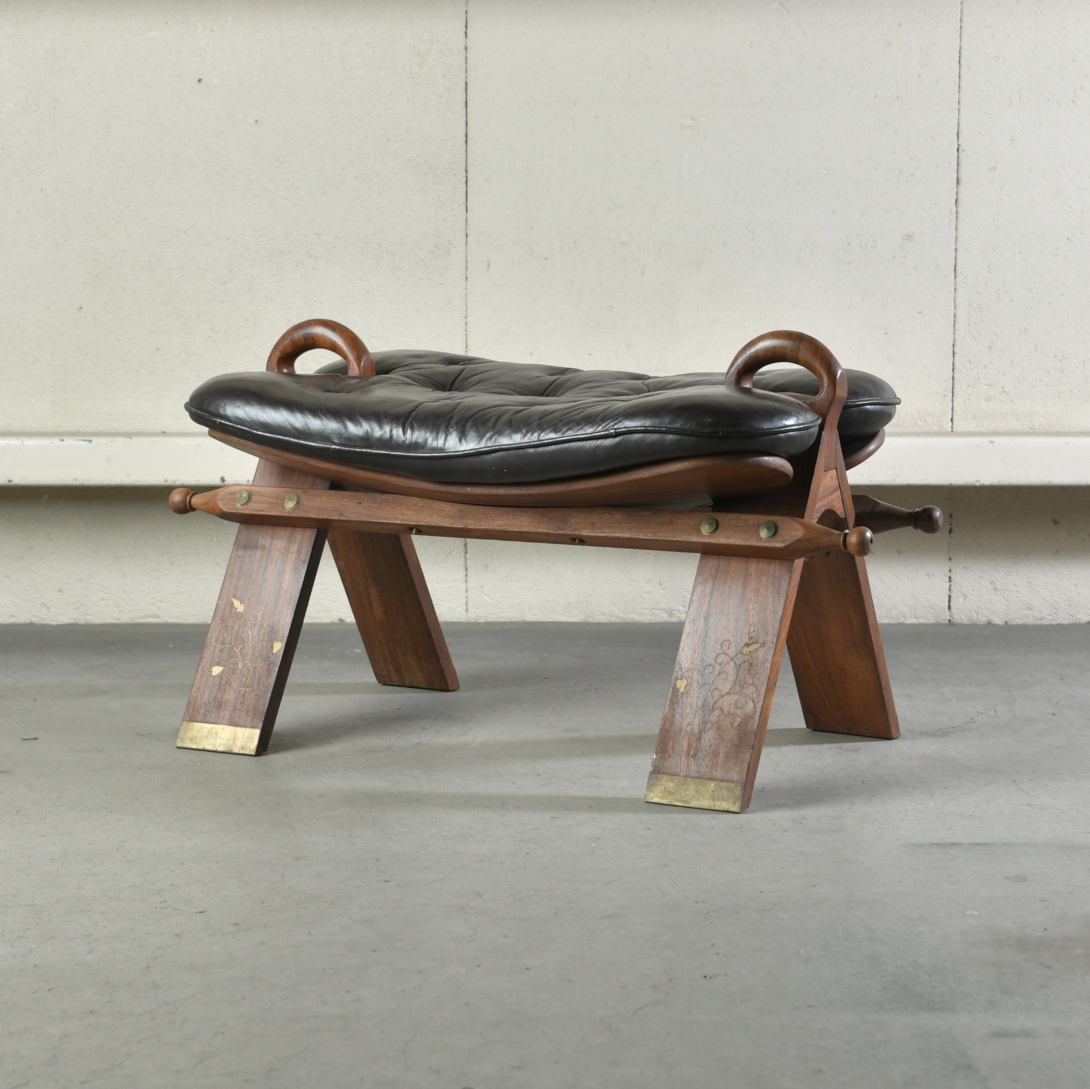 Camel chair Asian Ethnic stool Pakistan Vintage / キャメルチェア エスニック 椅子 スツール 真鍮 象嵌 ビンテージ
