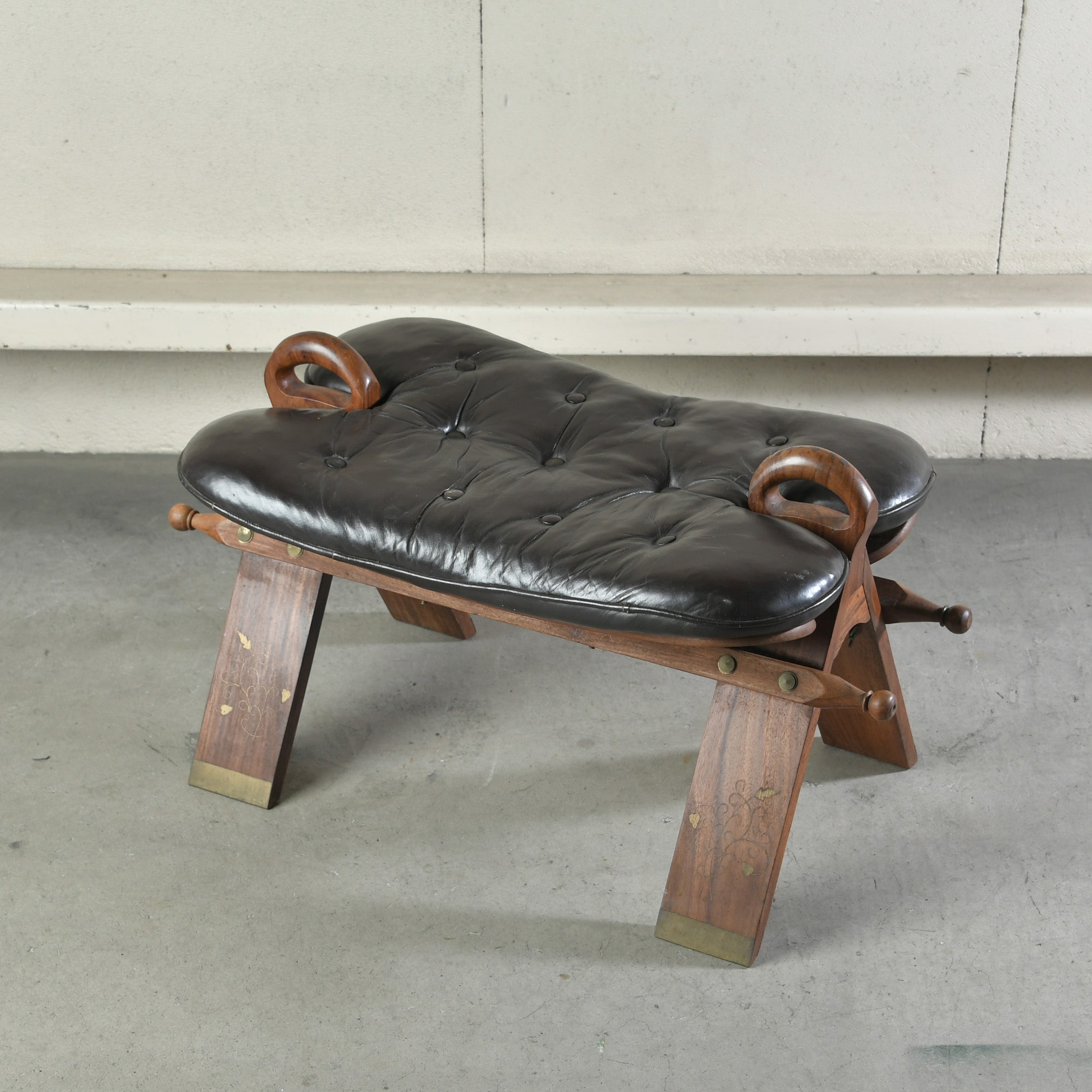 Camel chair Asian Ethnic stool Pakistan Vintage / キャメルチェア エスニック 椅子 スツール 真鍮 象嵌 ビンテージ