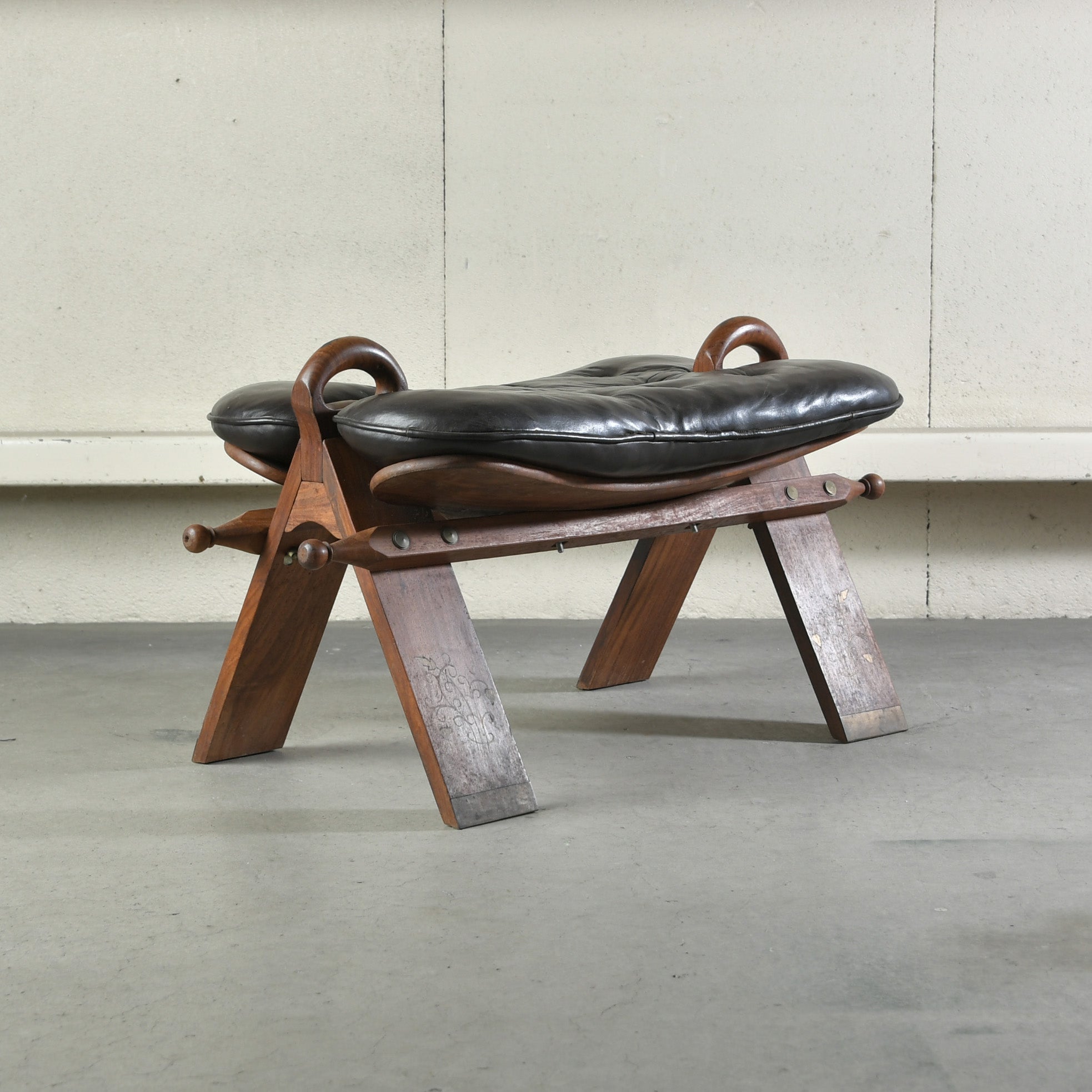 Camel chair Asian Ethnic stool Pakistan Vintage / キャメルチェア エスニック 椅子 スツール 真鍮 象嵌 ビンテージ