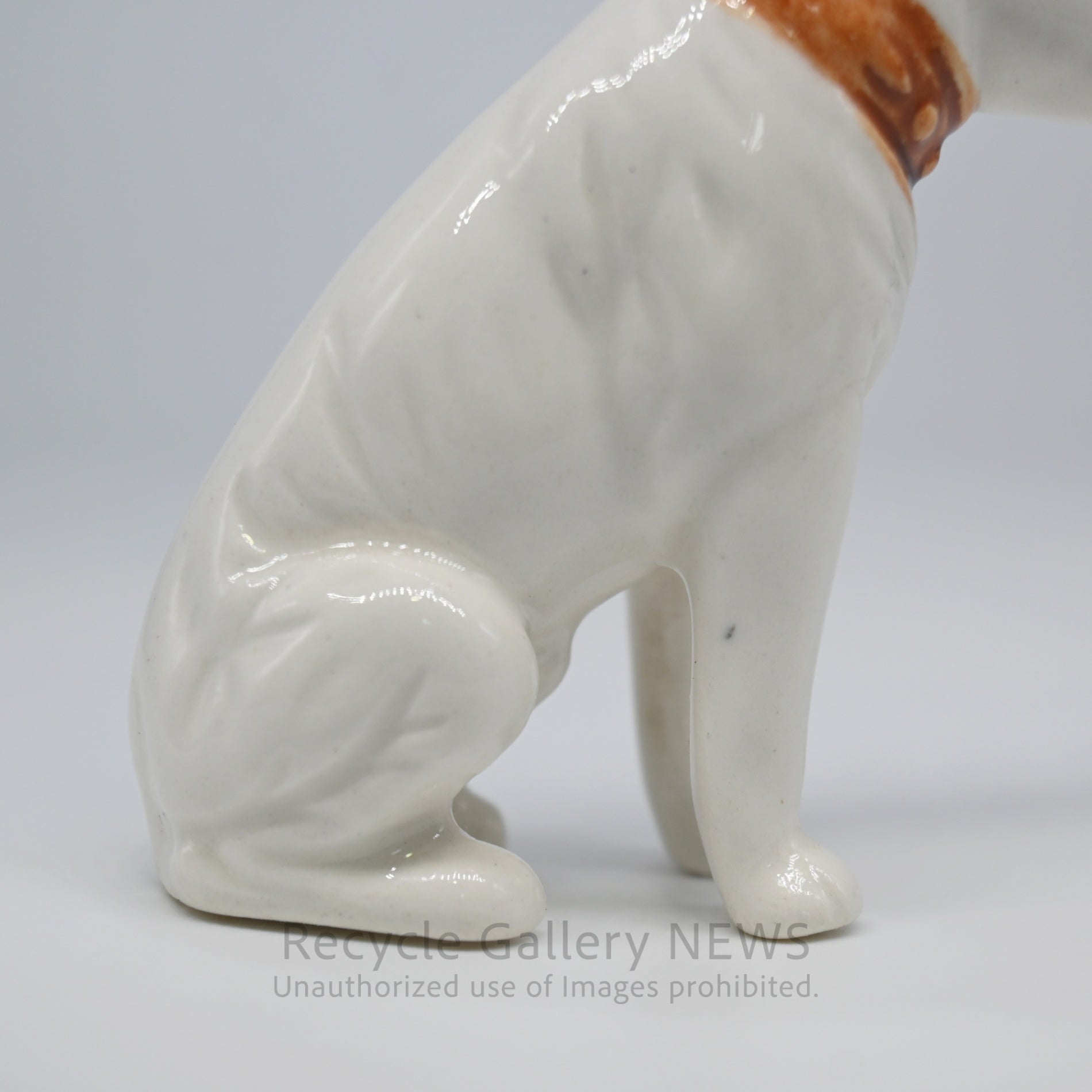 His Master's Voice "Nipper" Hand-Painted Ceramic Dog Figurine Miniature Victor White / 『主人の声』ビクター犬 ニッパー ハンドペイント 陶器フィギュリン ミニチュア オブジェ 犬の置物 オーディオ レトロ 白