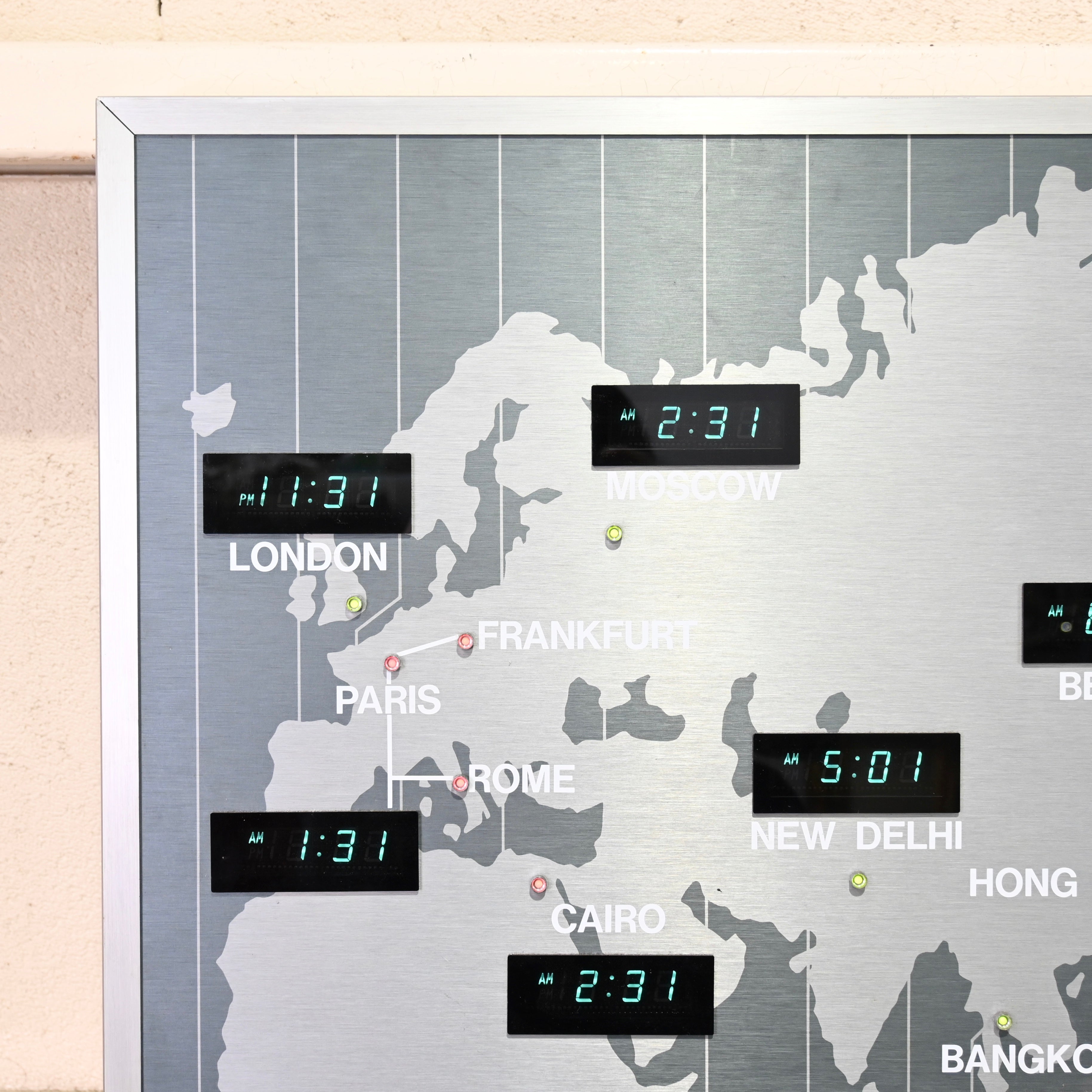 CITIZEN WORLD TIME Wall clock 2002's Modern design / シチズン ワールドタイム 置き時計 2002年製 モダンデザイン