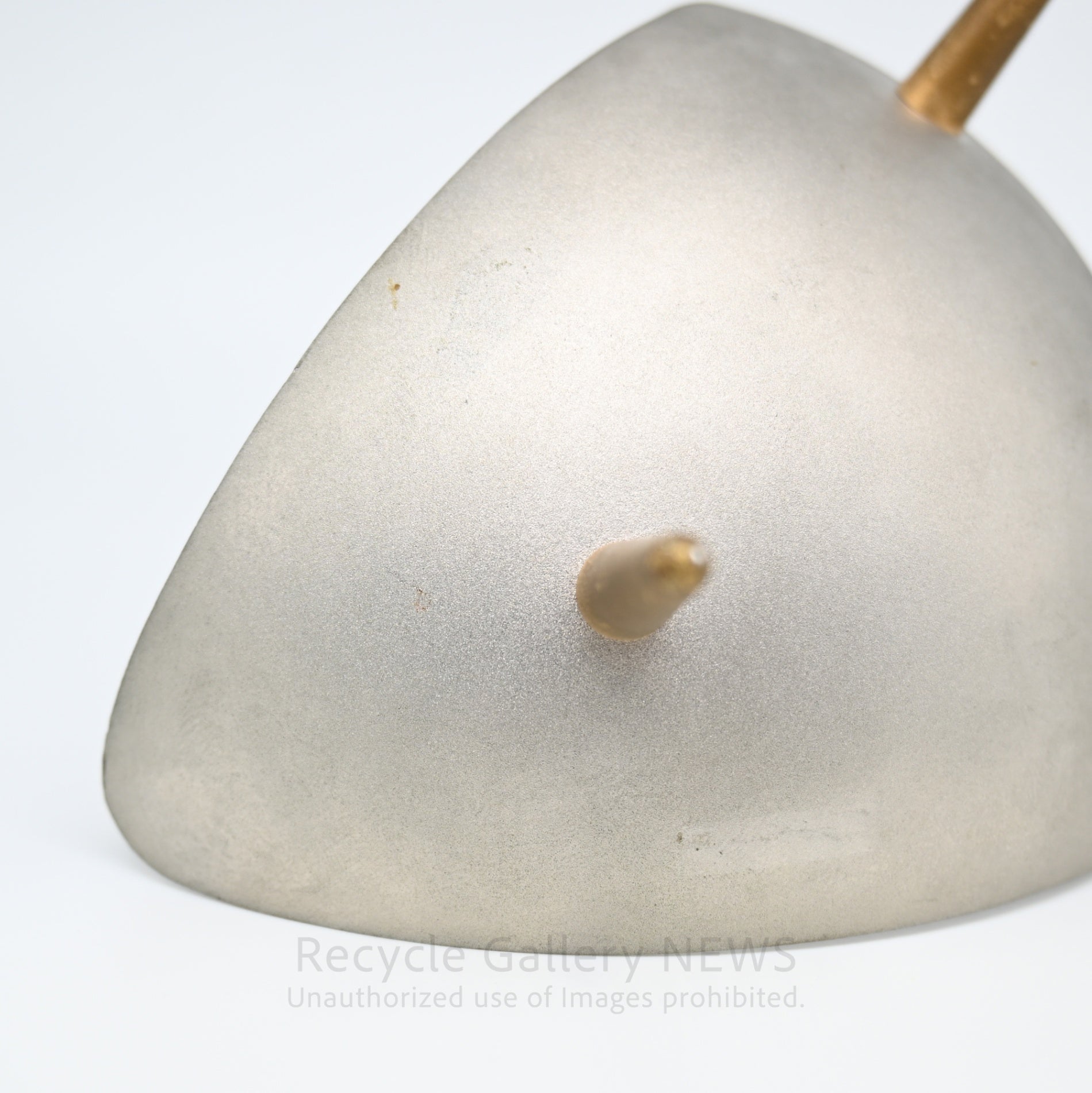 Vintage Mid Century Crescent-shaped Metal Ash Tray Silver Gold  Art Object / ミッドセンチュリーデザイン 半月型 アッシュトレイ 灰皿 メタルトレイ オブジェ シルバー ゴールド